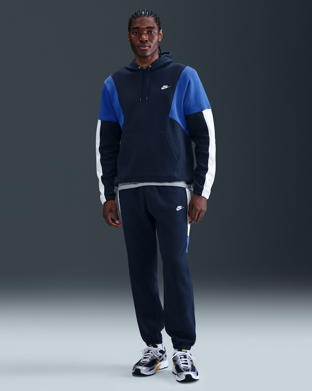 Fato de treino de lã cardada com capuz Nike Sportswear Club para homem - Obsidian/Branco/Game Royal/Branco