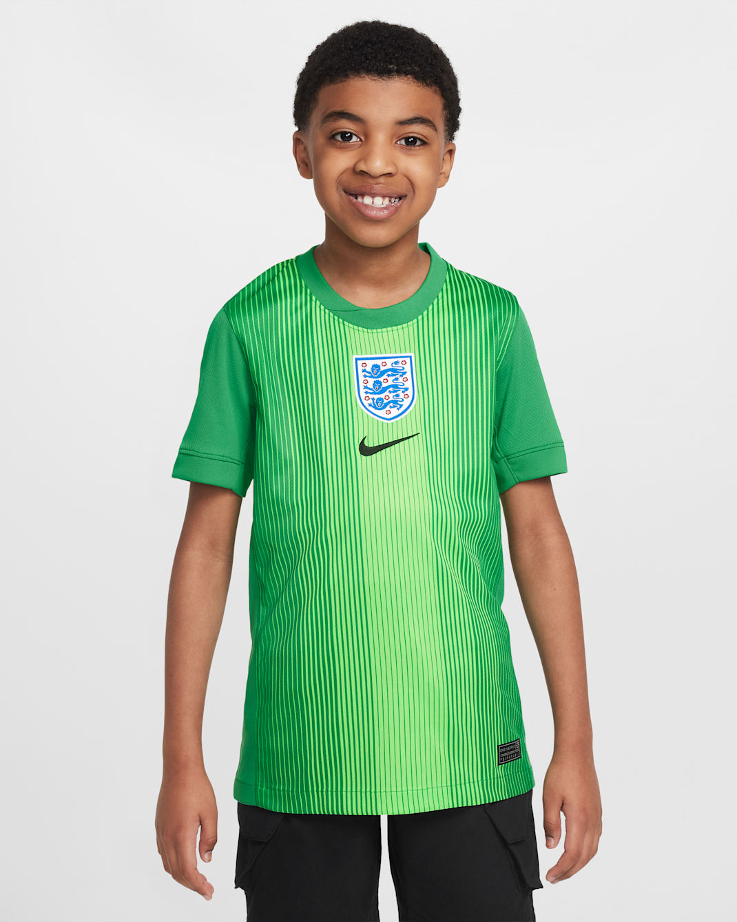 England 2025/26 Stadium Goalkeeper Nike Dri-FIT Replika-Kurzarm-Fußballtrikot (ältere Kinder) - Lucky Green/Green Strike/Schwarz