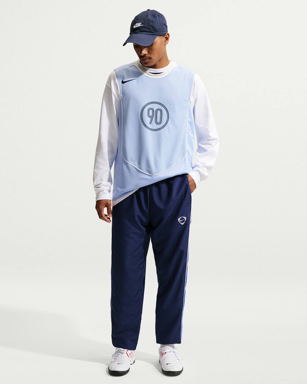 Pantalon de foot Repel tissé Nike Academy+ pour homme - Blue Void/Game Royal/Blanc/Blanc