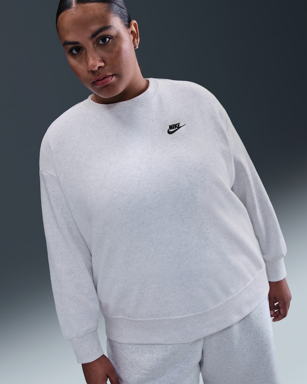 Nike Sportswear Club Fleece Women's Loose Crew-Neck Sweatshirt (Plus Size) - Birch Heather/Black