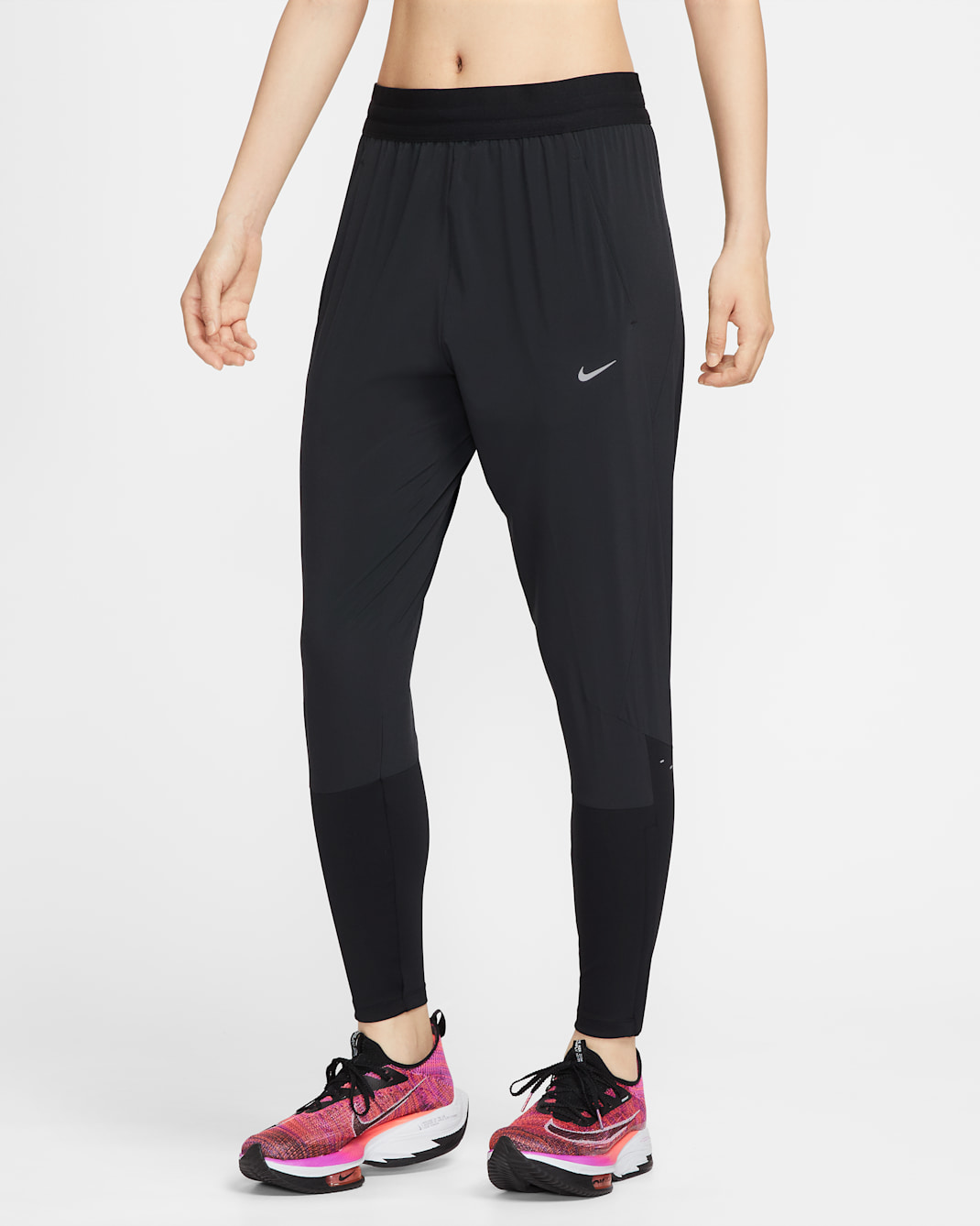 กางเกงวิ่งขายาวเอวปานกลาง Dri-FIT ผู้หญิง Nike Swift - ดำ