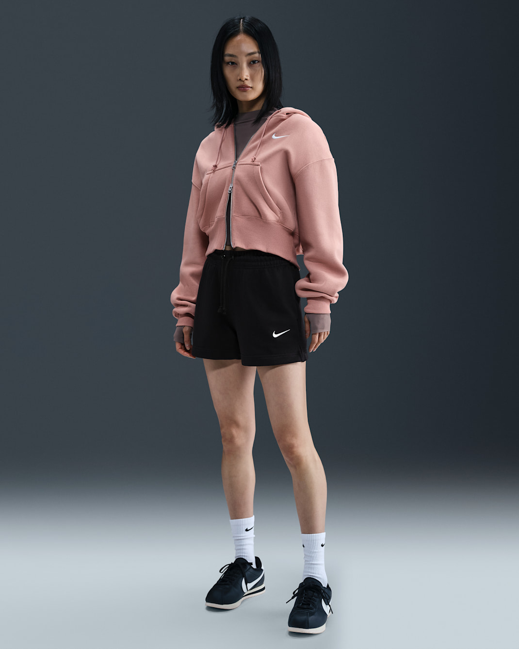 กางเกงขาสั้น 4 นิ้วเอวปานกลางผ้าเฟรนช์เทรีผู้หญิง Nike Sportswear Phoenix Fleece - ดำ/Sail