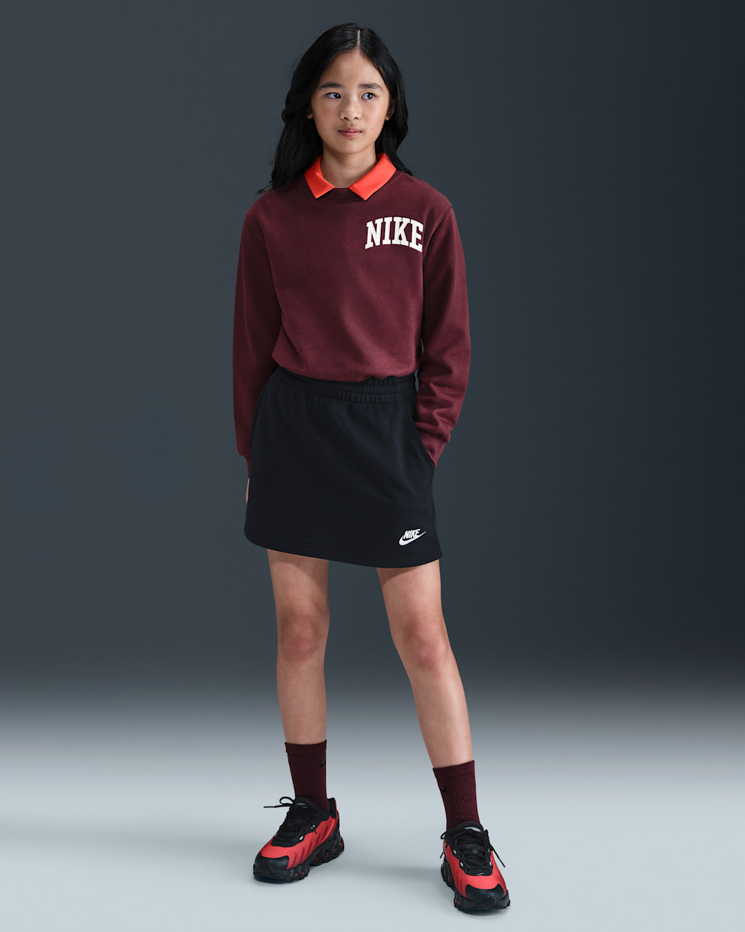 Sukně Nike Sportswear Club z francouzského froté pro větší děti (dívky) - Černá/Černá/Bílá