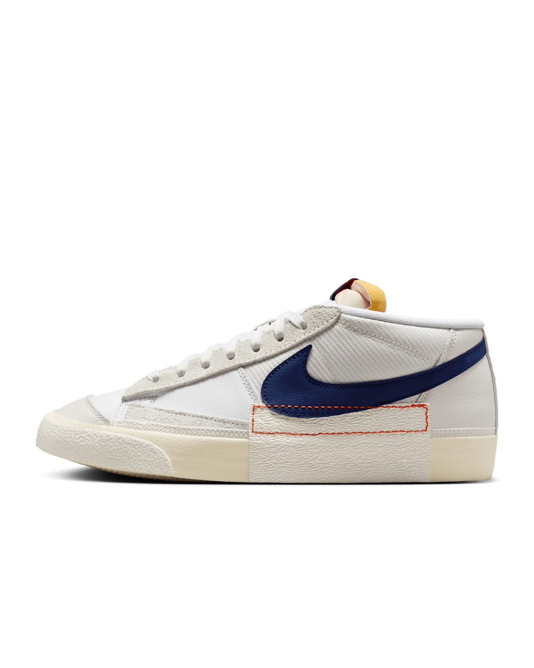 Tenis para hombre Nike Blazer Low Pro Club - Blanco/Rojo picante/Fantasma/Azul marino medianoche