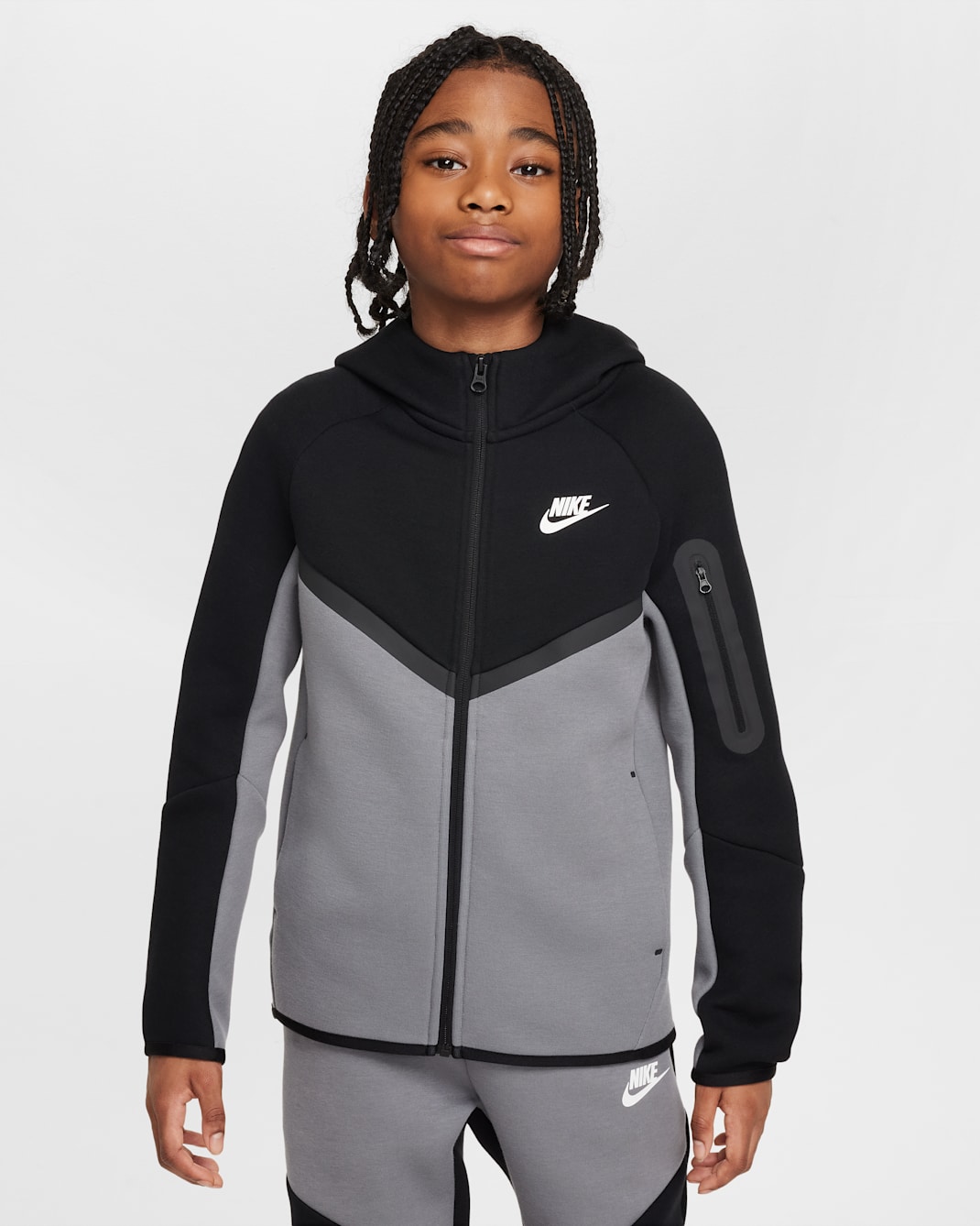 Nike Sportswear Tech Fleece Hoodie mit durchgehendem Reißverschluss für ältere Kinder - Smoke Grey/Schwarz/Schwarz/Weiß