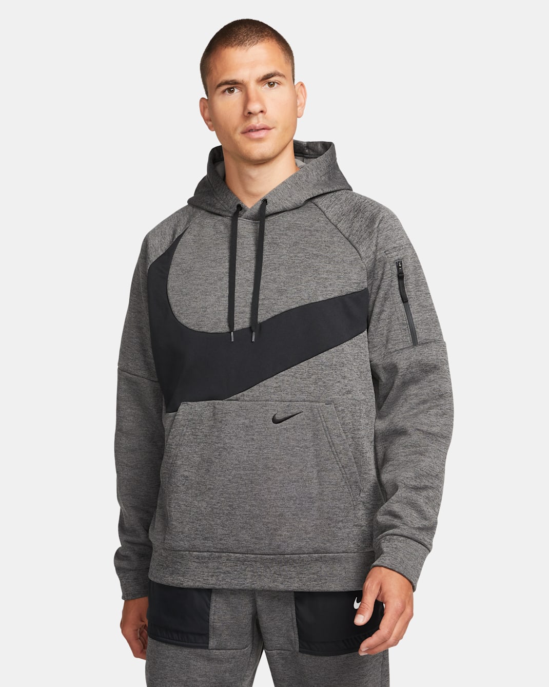 Hoodie pullover de fitness Nike Therma-FIT para homem - Charcoal Heather/Cinzento Smoke escuro/Preto/Preto
