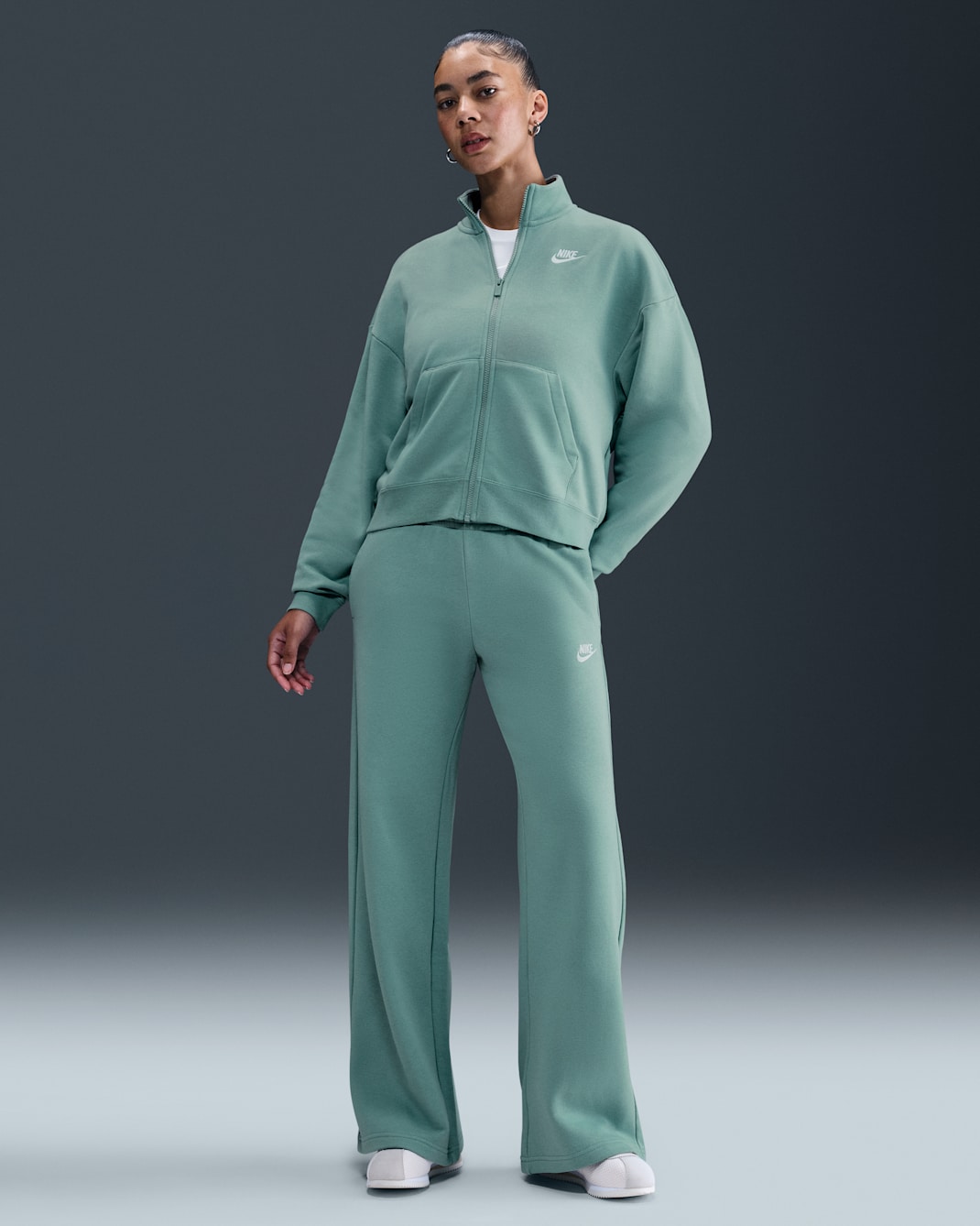 Nike Sportswear Club Fleece Women's Mid-Rise Wide-Leg Sweatpants - Cannon/White