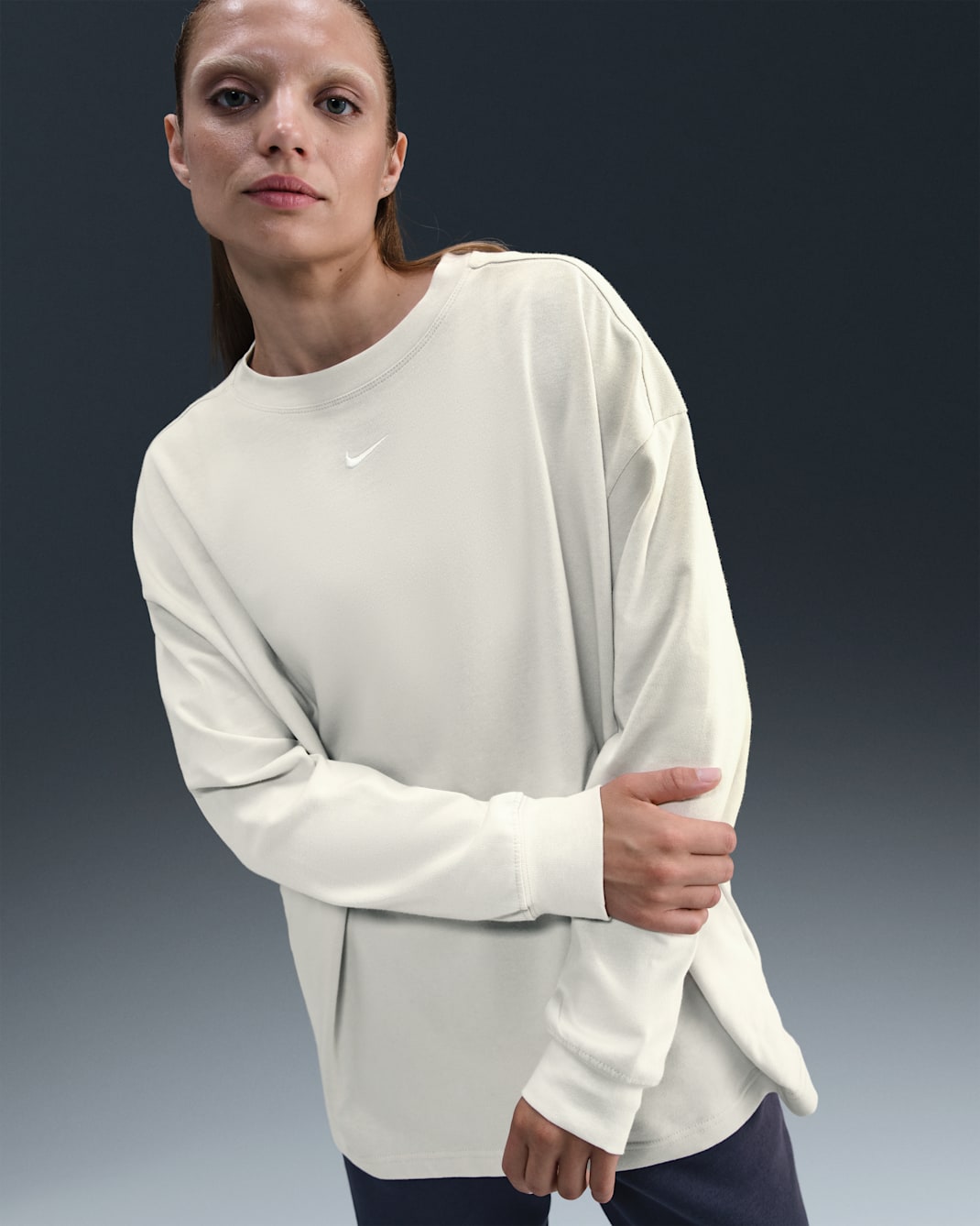 Nike Sportswear Essential Women's Oversized Long-Sleeve T-Shirt - Light Bone