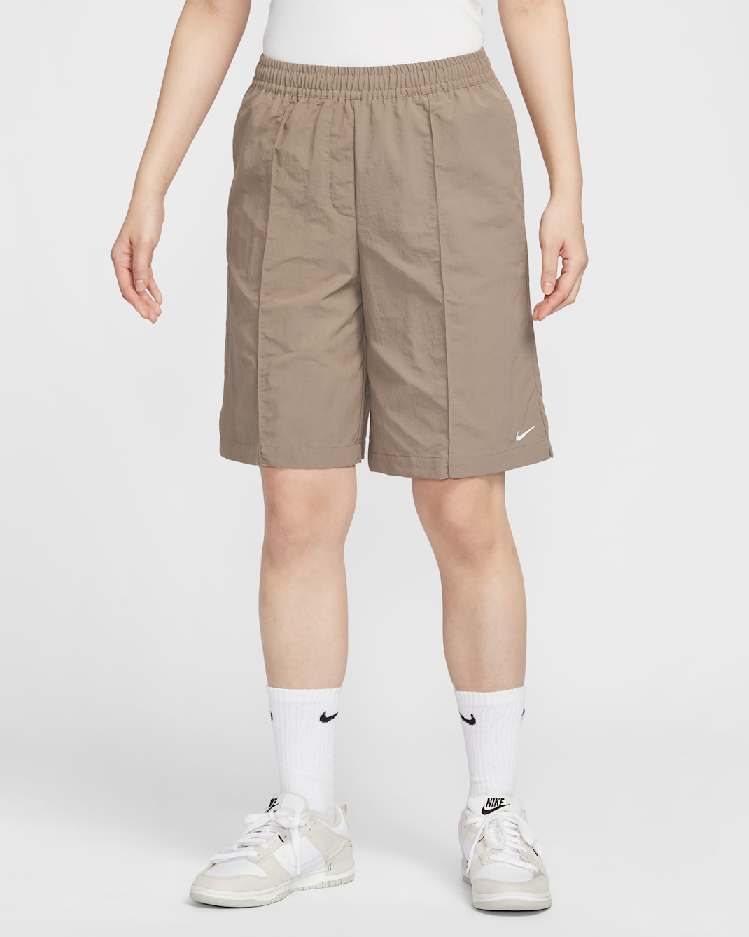 Nike Sportswear Everything Wovens Women's High-Waisted 9" Shorts - Mink Brown/White