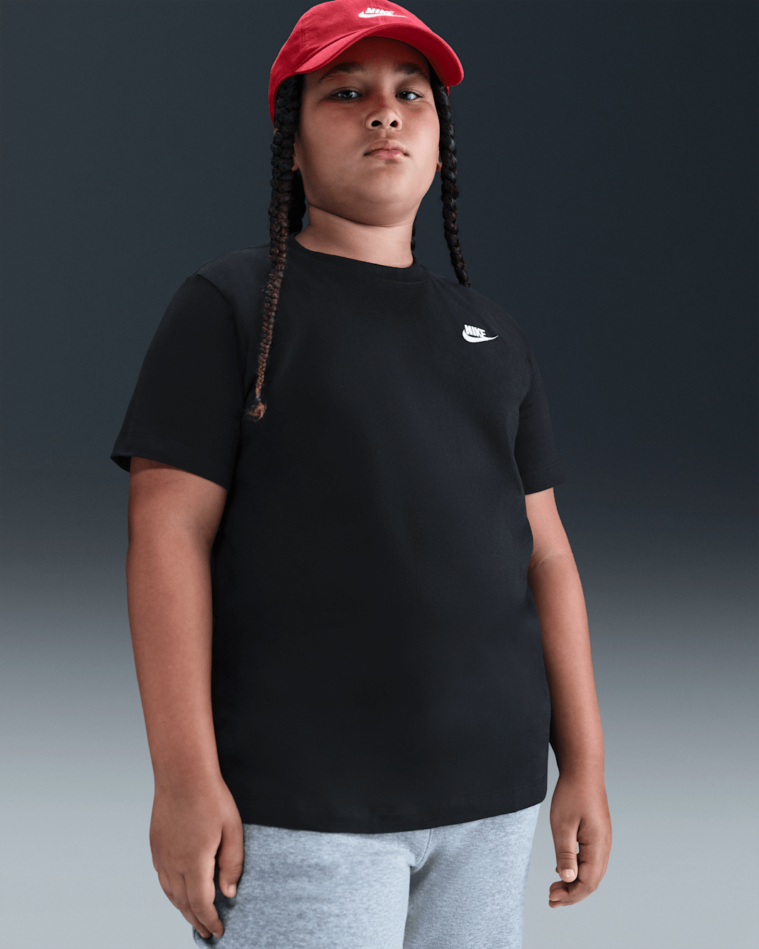 Nike Sportswear Genç Çocuk Tişörtü (Geniş Beden) - Siyah