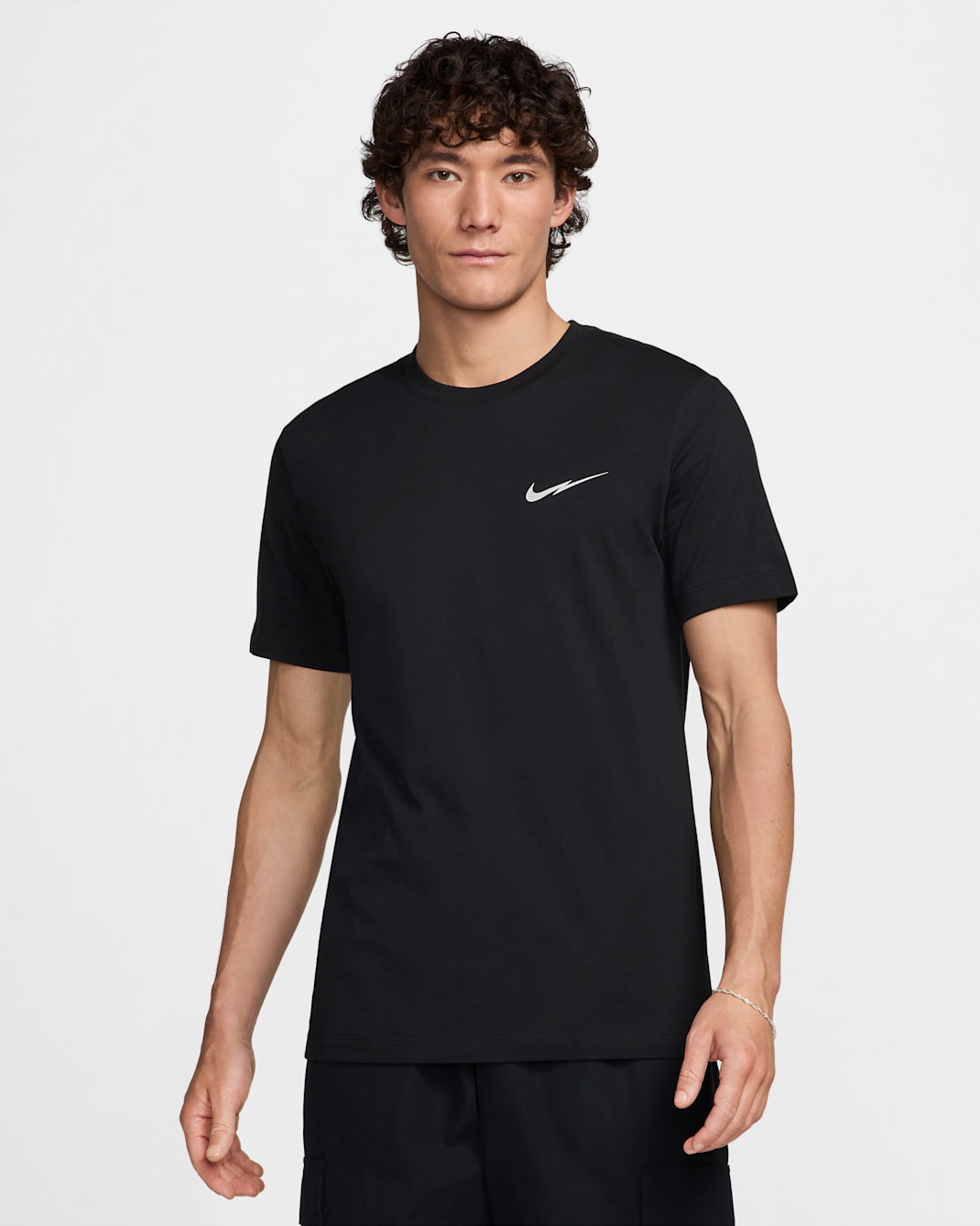 เสื้อยืดผู้ชาย Nike Sportswear - ดำ