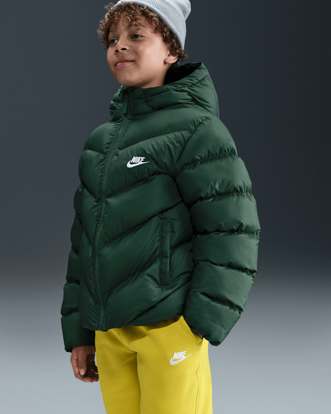 Nike Sportswear All Day Play Older Kids' Therma-FIT Loose-Fit Puffer Jacket - Fir/White