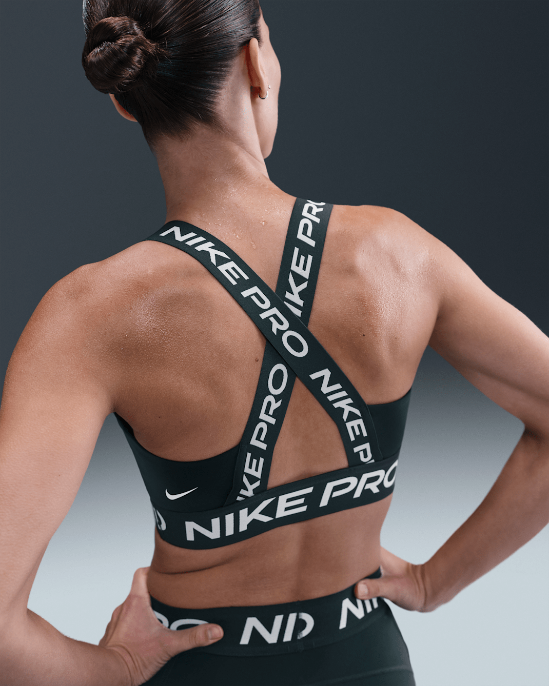 Bra non imbottito a sostegno leggero Nike Pro – Donna - Seaweed/Seaweed/Bianco