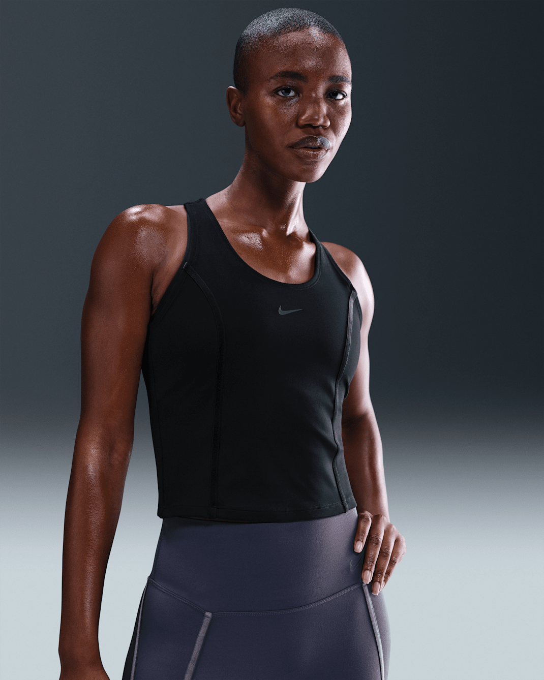 Camiseta de tirantes Dri-FIT para mujer Nike One Fitted - Negro/Gris humo oscuro