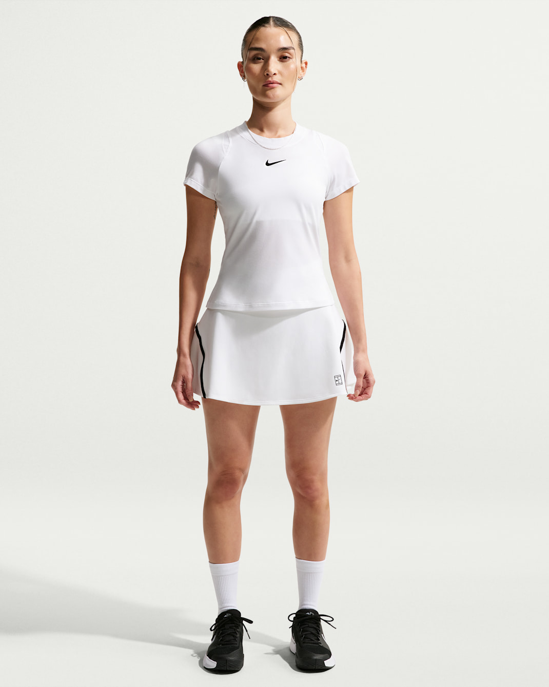 NikeCourt Advantage Women's Dri-FIT High-Waisted Tennis Skirt - White/Black