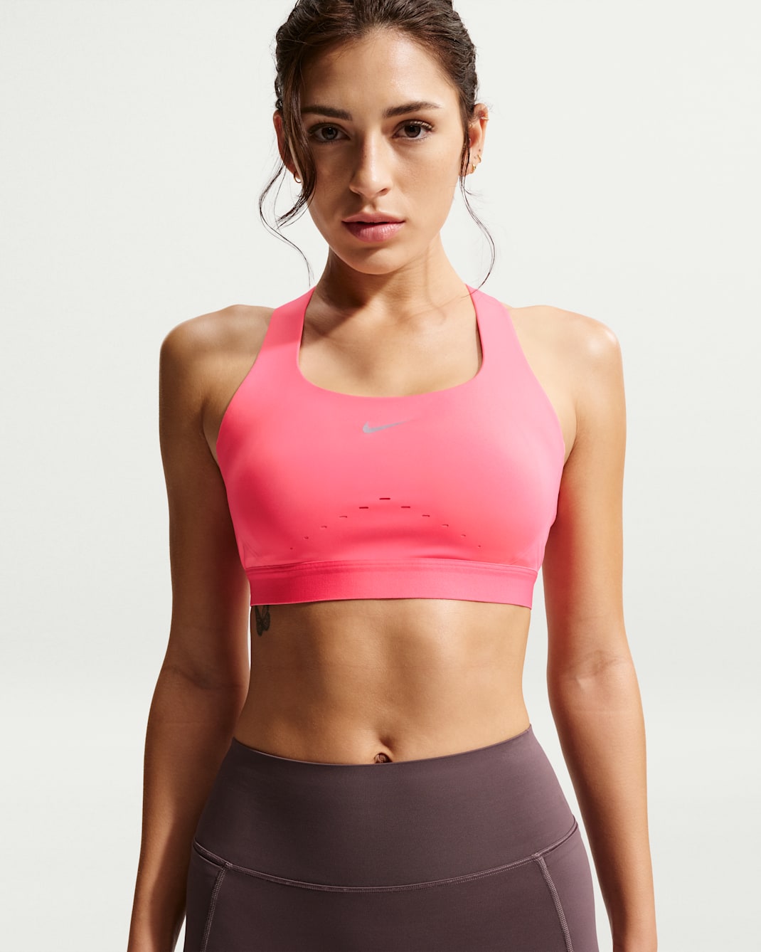 Nike Swift Women's High-Support Lightly Lined Sports Bra - Sea Coral/Silver