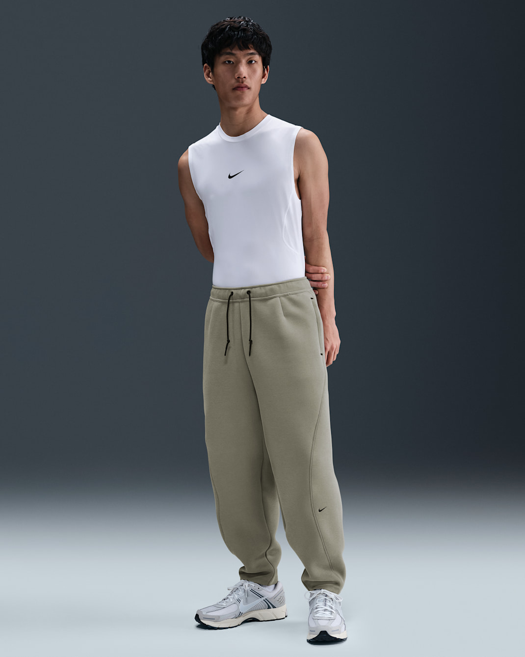 Nike Tech Men's Oversized Fleece Pants - Light Army/Black