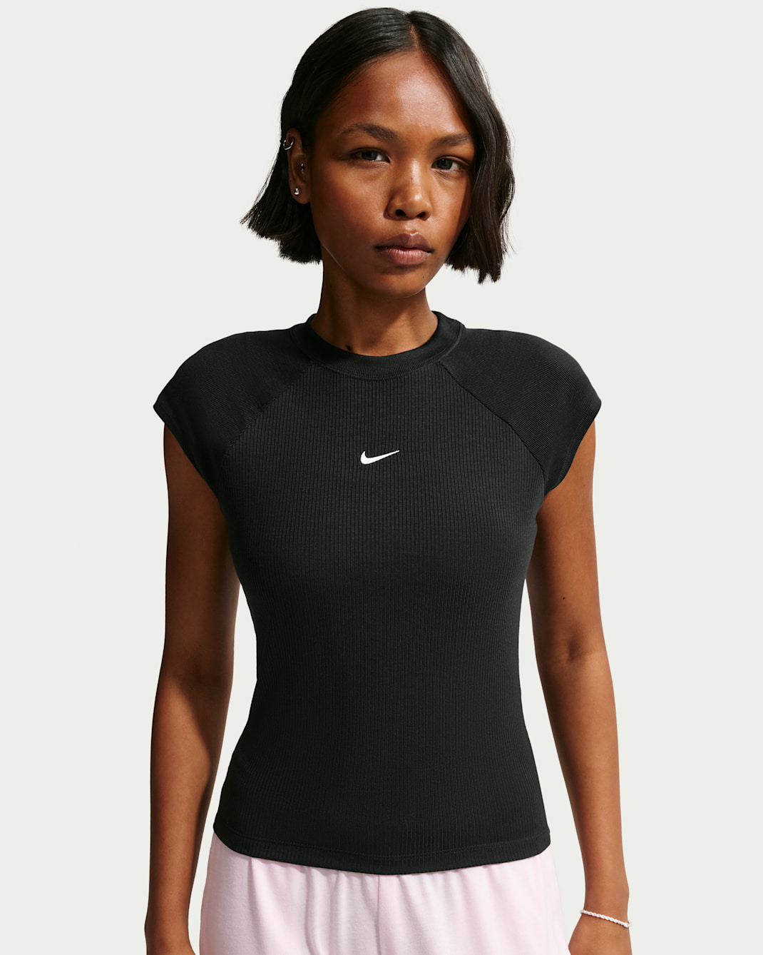 Haut à manches courtes ajusté et côtelé Nike Sportswear Chill Knit pour femme - Noir/Sail
