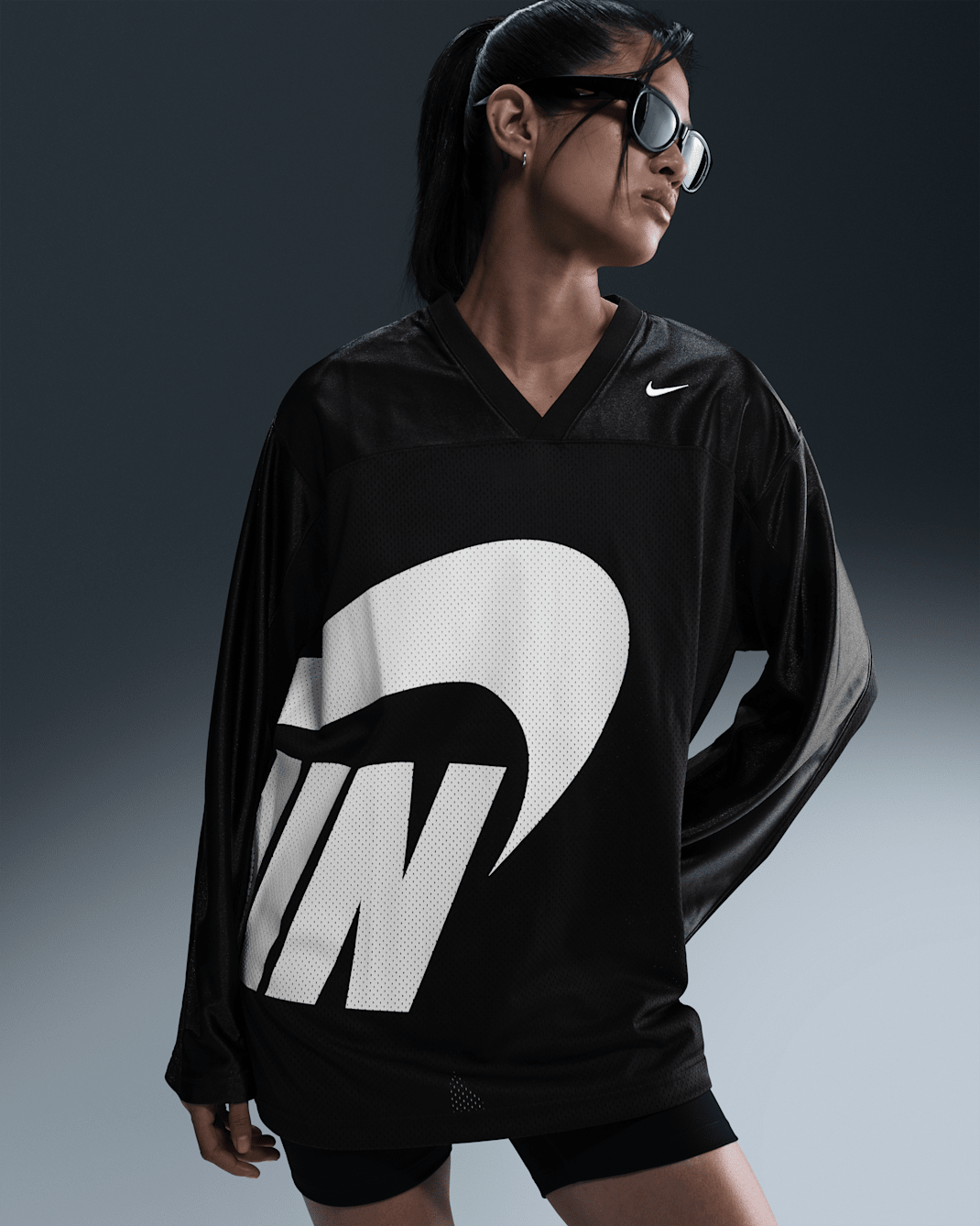 Nike Sportswear Women's Oversized Long-Sleeve Top - Black/White