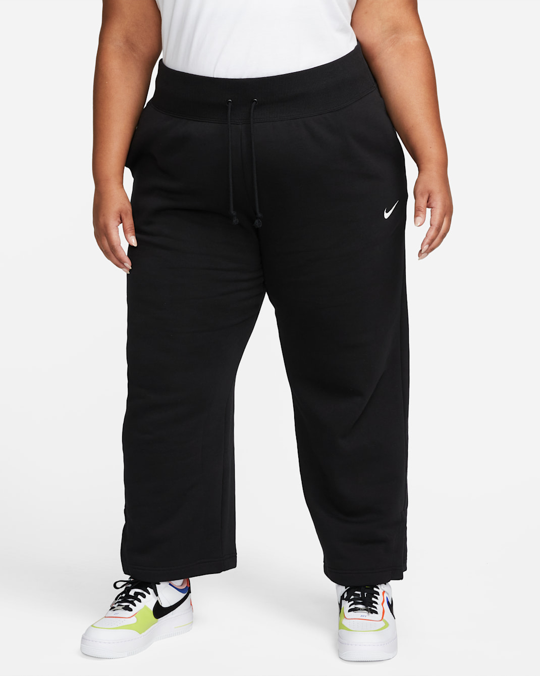 Nike Sportswear Phoenix Fleece Oversize-Trainingshose mit hohem Taillenbund für Damen (große Größe) - Schwarz/Sail
