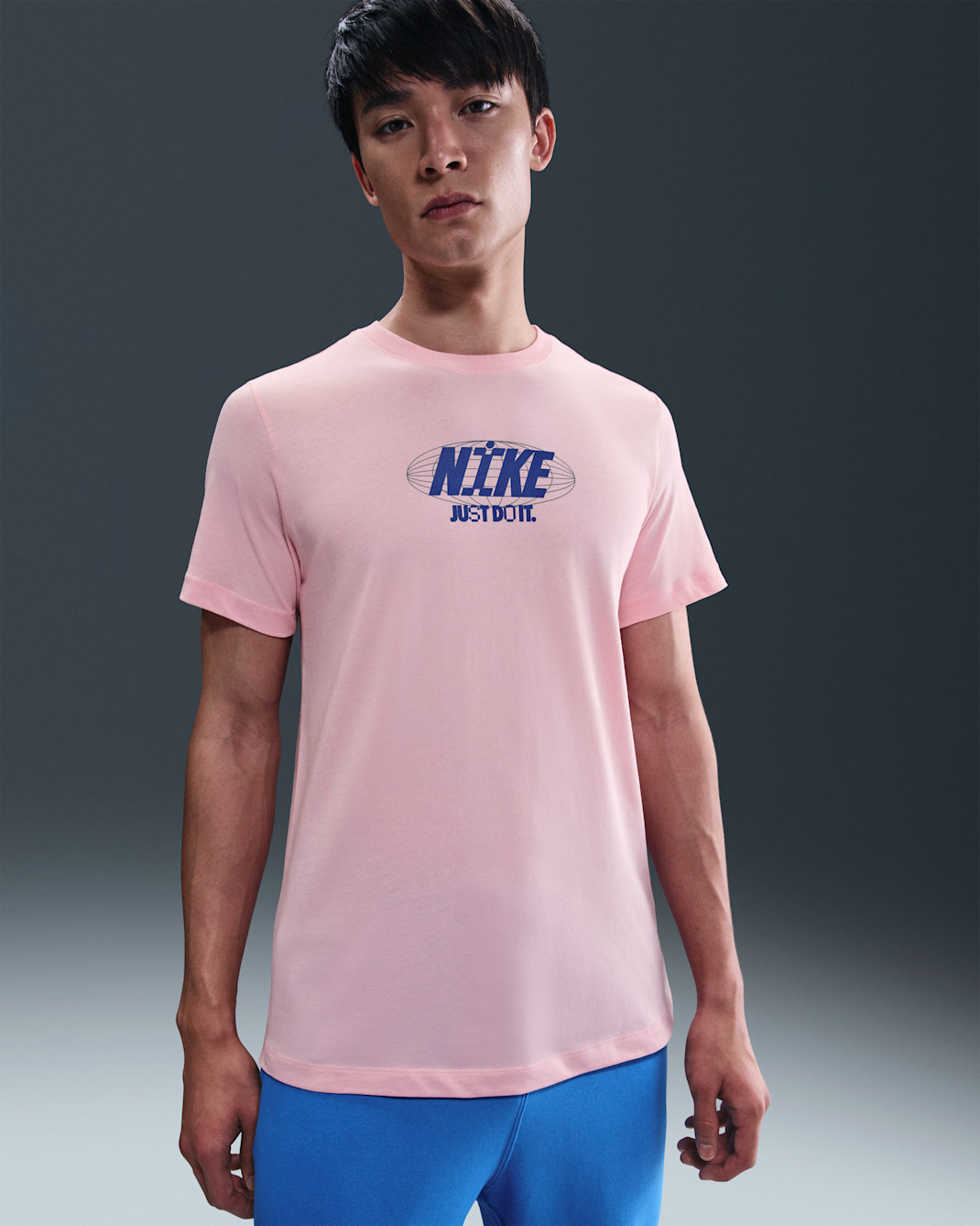 Nike Sportswear Men's T-Shirt - Medium Soft Pink