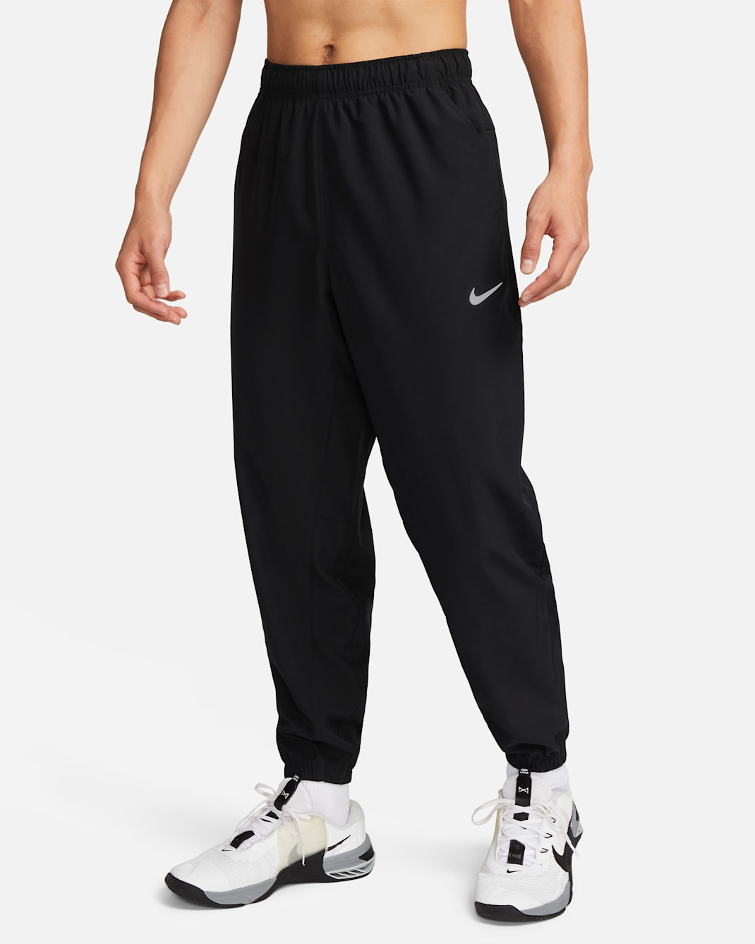 Nike Form Men's Dri-FIT Tapered Versatile Trousers - Black/Black