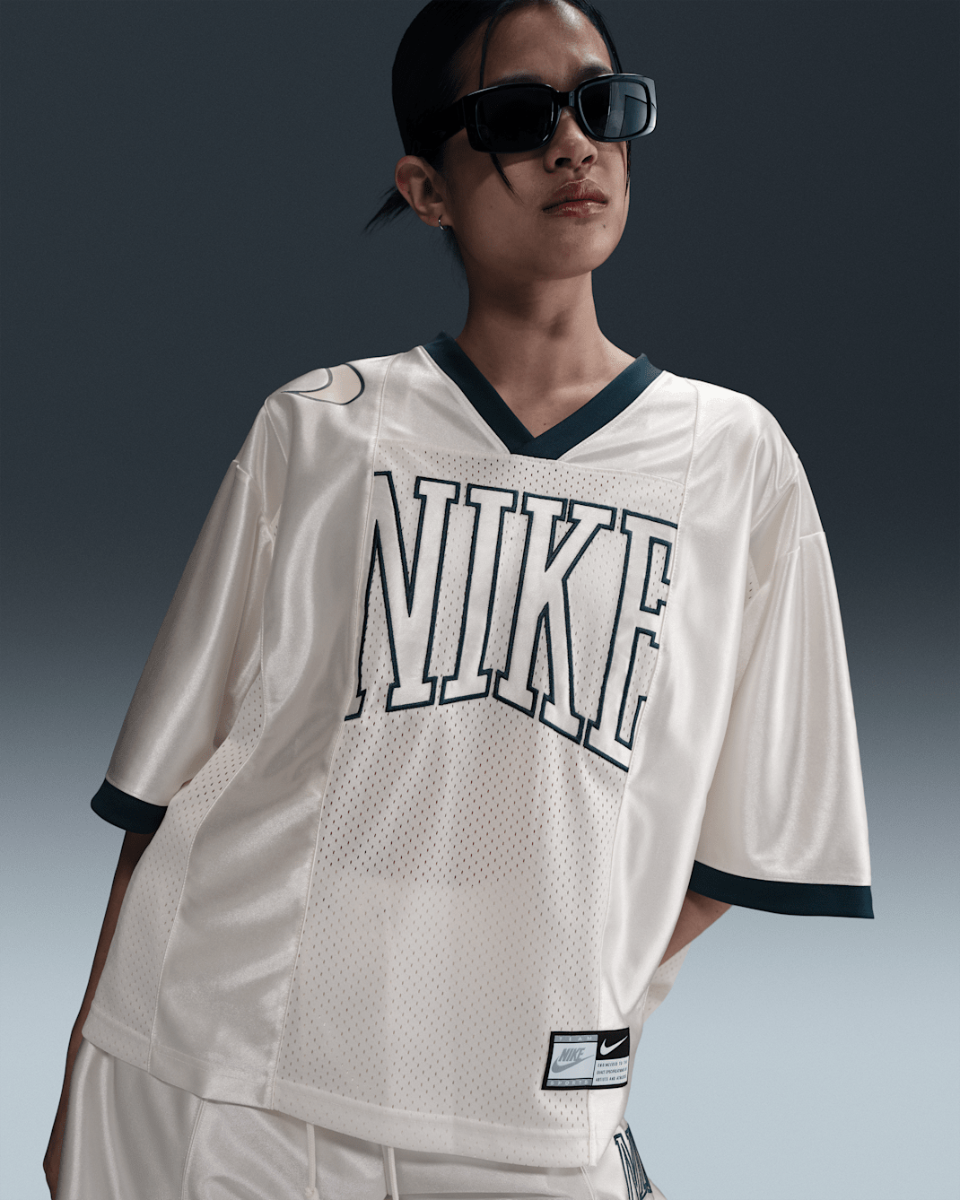 Jersey de manga corta con gráfico oversized para mujer Nike Sportswear - Vela/Azul marino militar