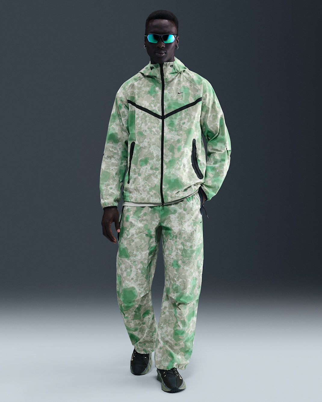 Nike Tech Men's Dri-FIT Woven Camo Loose-Fit Pants - Light Silver/Black