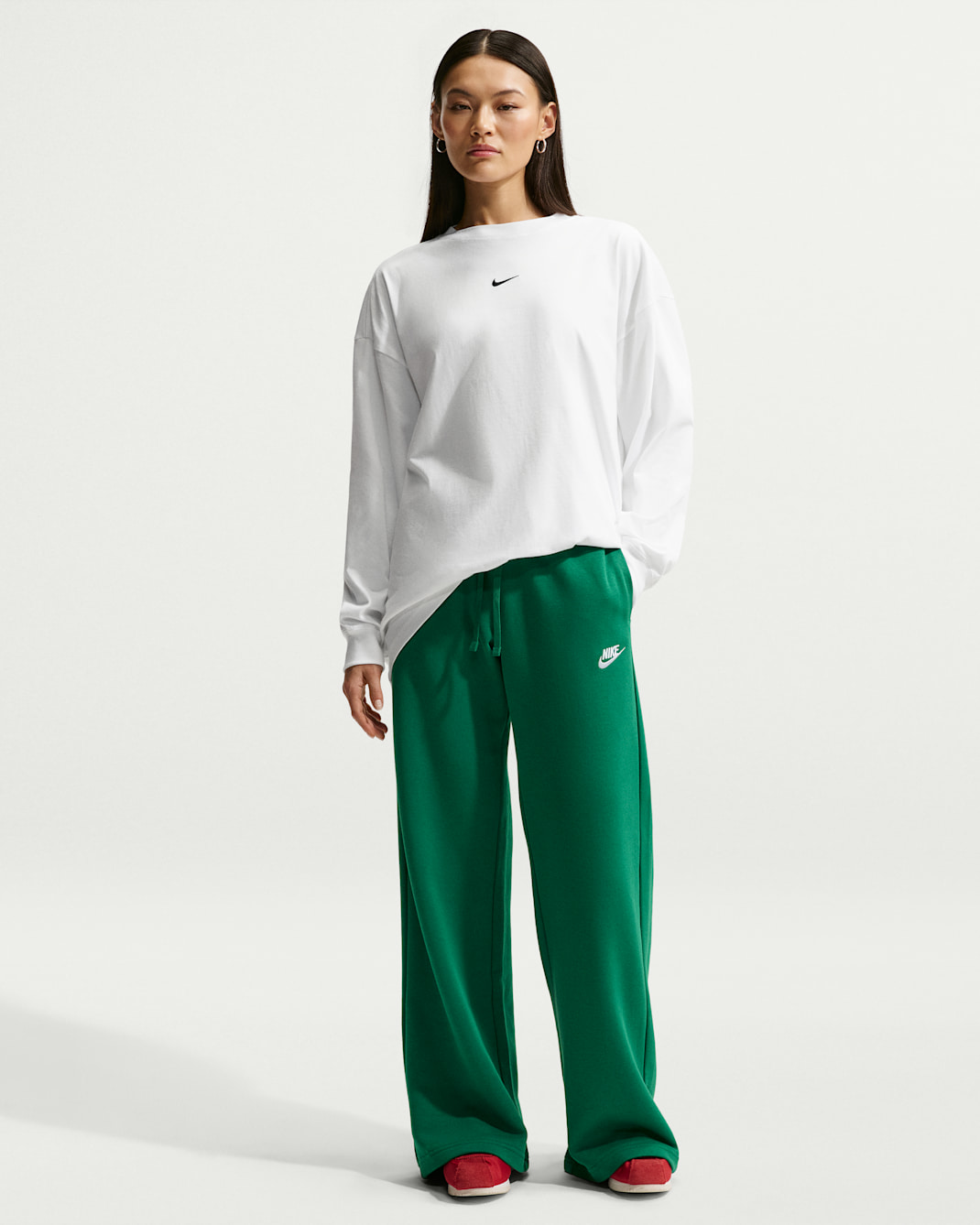 Nike Sportswear Club Fleece Women's Mid-Rise Wide-Leg Sweatpants - Malachite/White