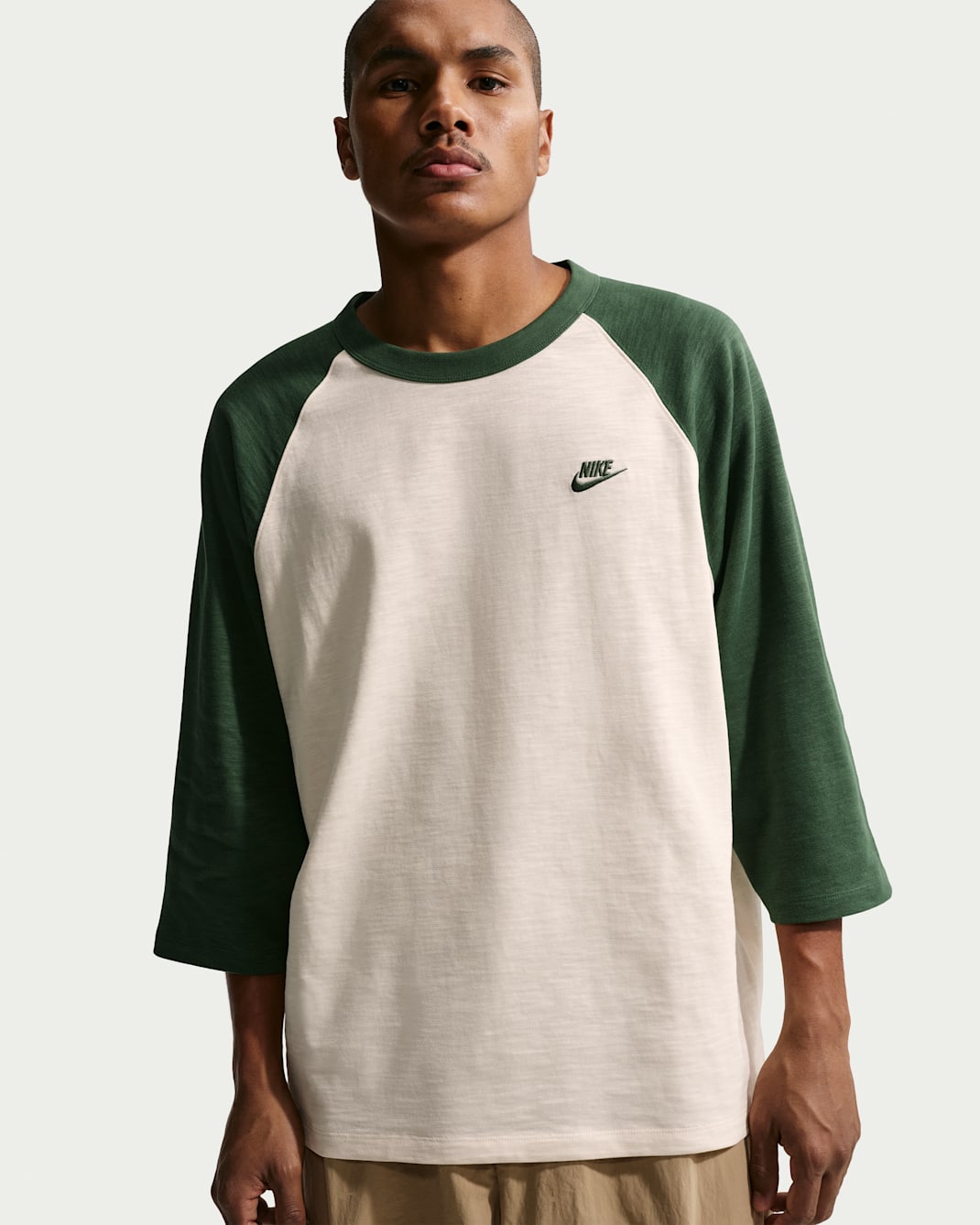 Nike Sportswear Club Men's 3/4-Sleeve Raglan Top - Fir/Chalk/Fir
