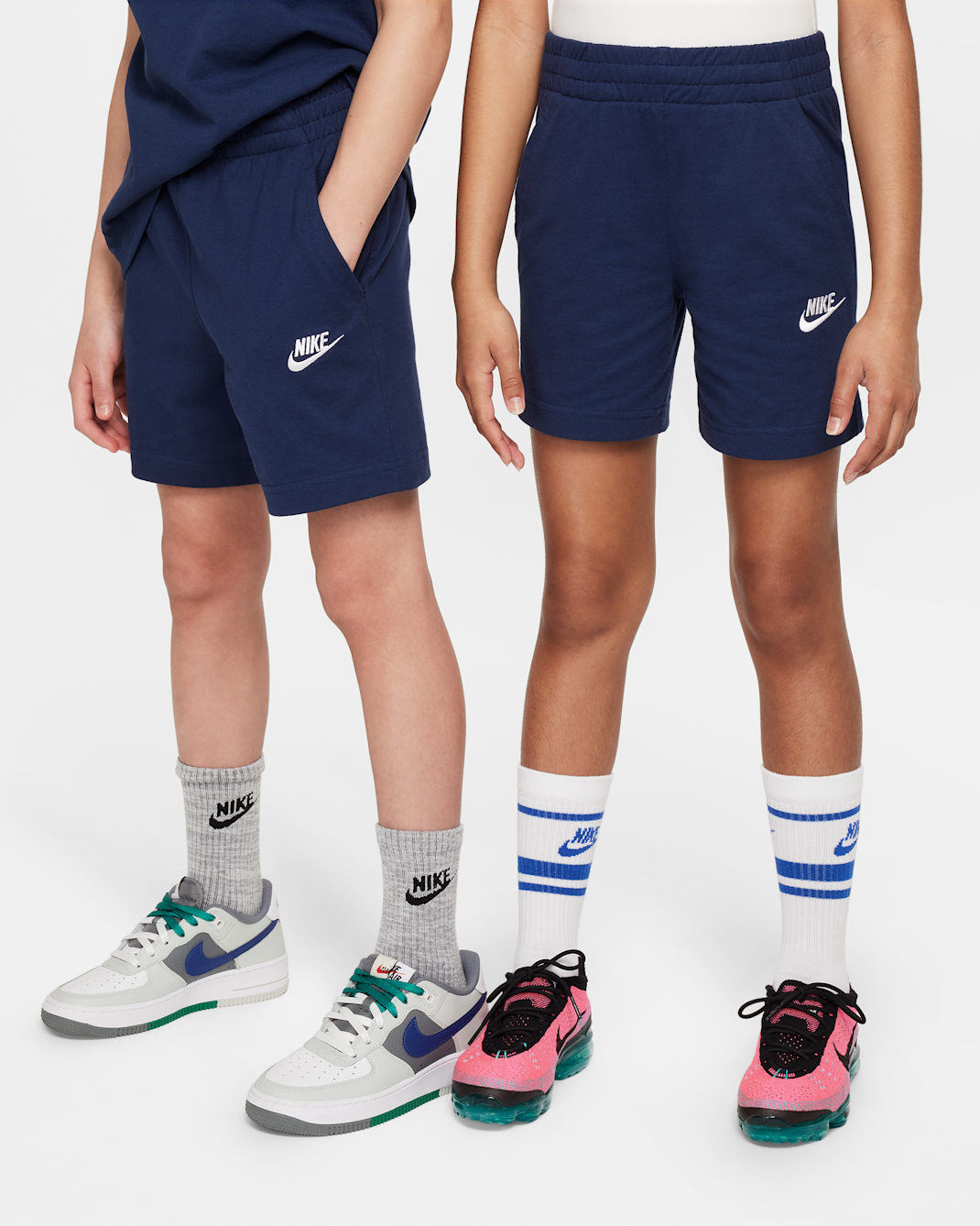Shorts de tejido Knit de 15 cm para niños talla grande Nike Sportswear Club - Azul marino medianoche/Blanco