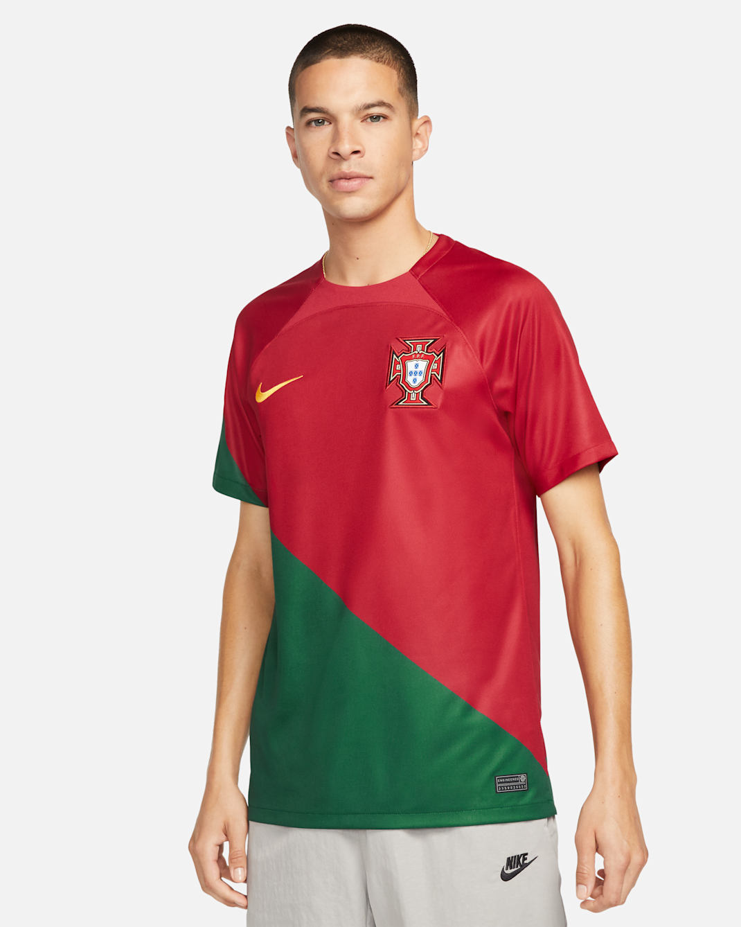 Portugal 2022/23 Stadium Home Men's Nike Dri-FIT Football Shirt - Pepper Red/Pepper Red/Gold Dart