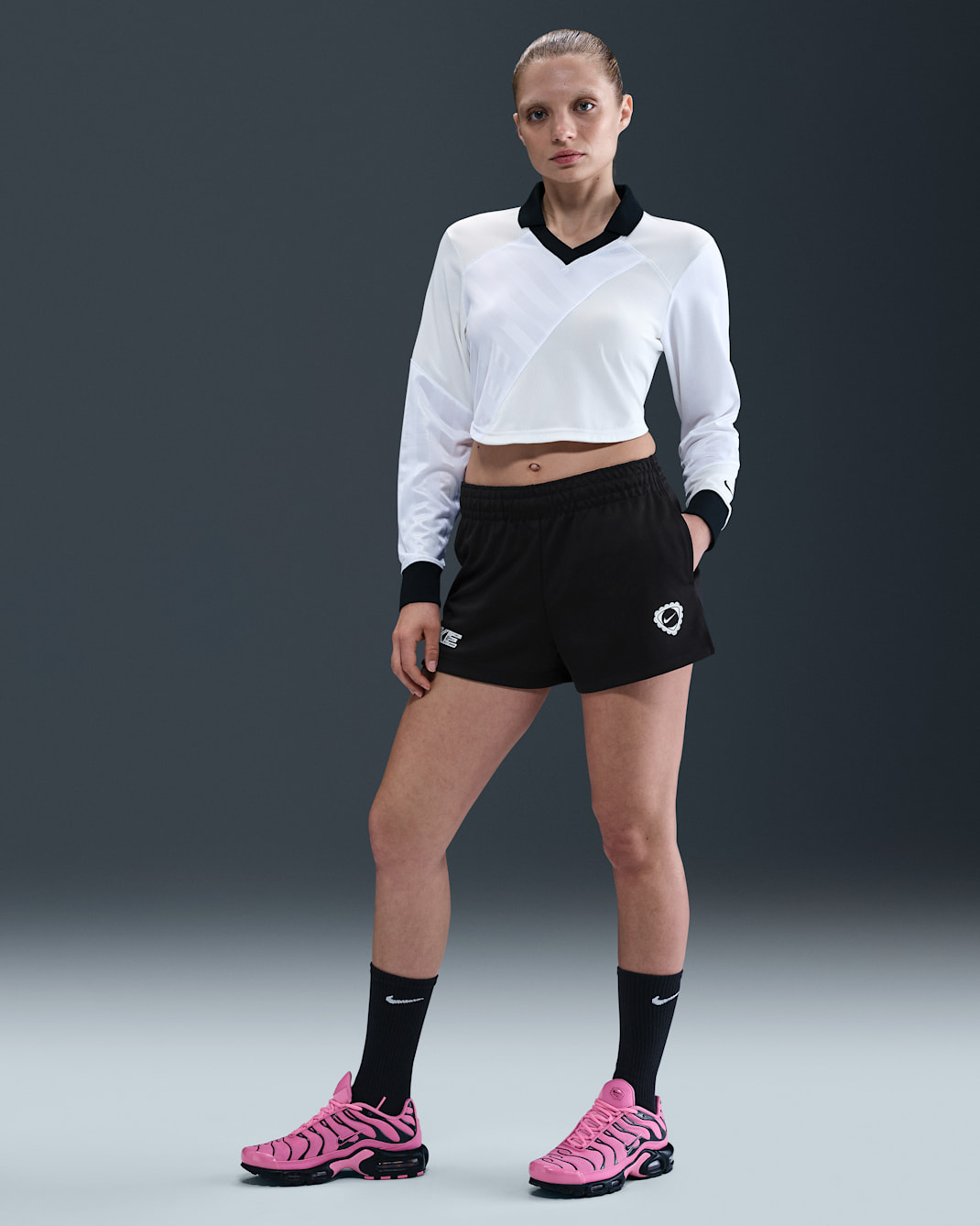 Nike Sportswear Kadın Şortu - Siyah/Beyaz