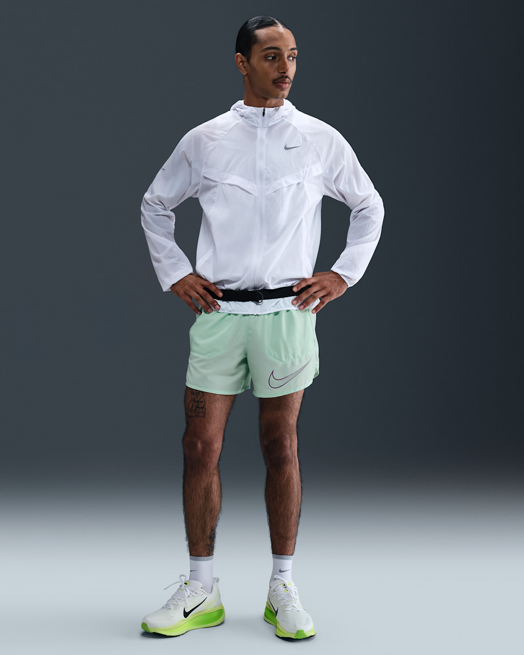 Nike Stride Men's Dri-FIT 13cm (approx.) Brief-Lined Running Shorts - Mint Foam/Vivid Purple