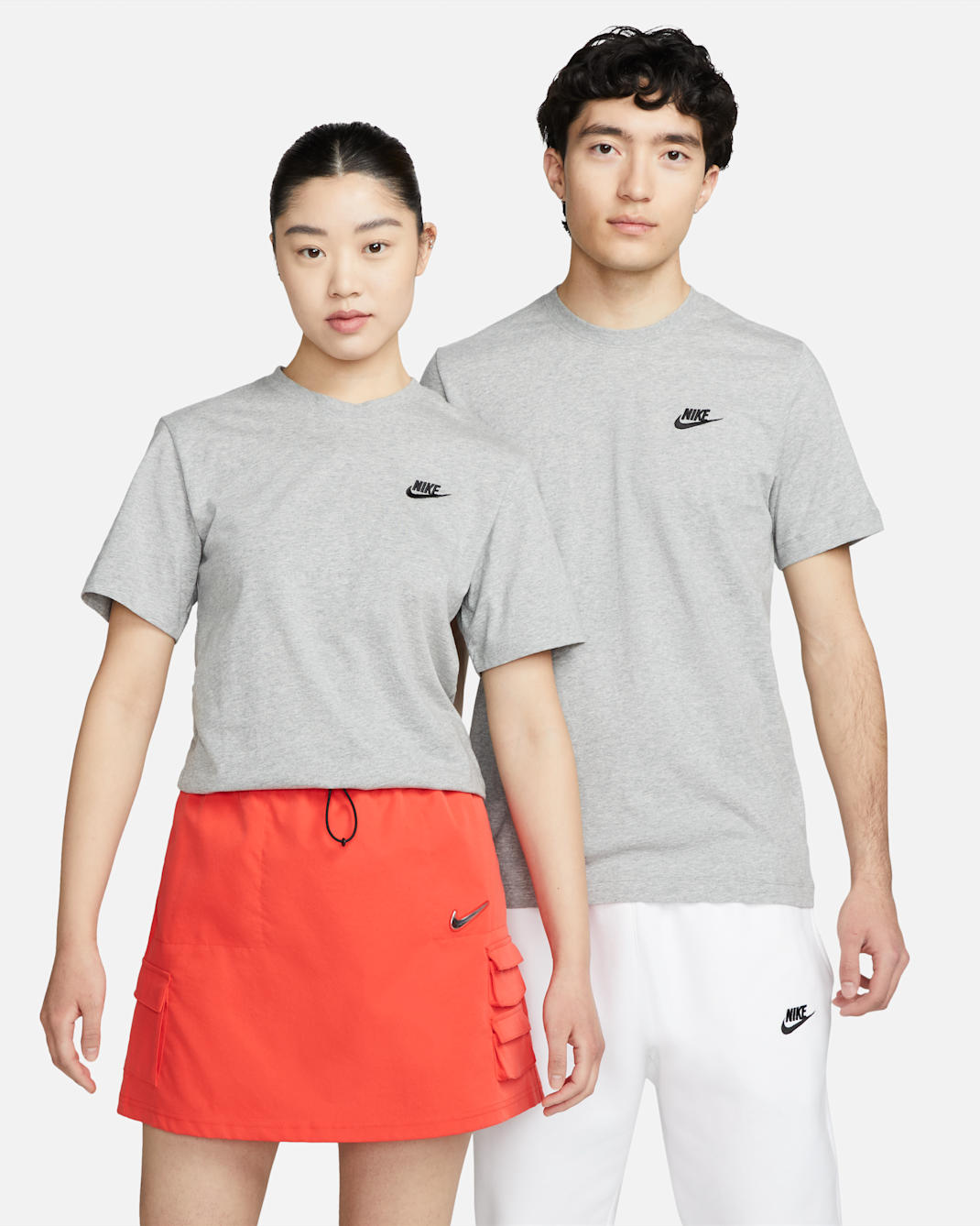 Nike Sportswear Club Men's T-Shirt - Dark Grey Heather/Black