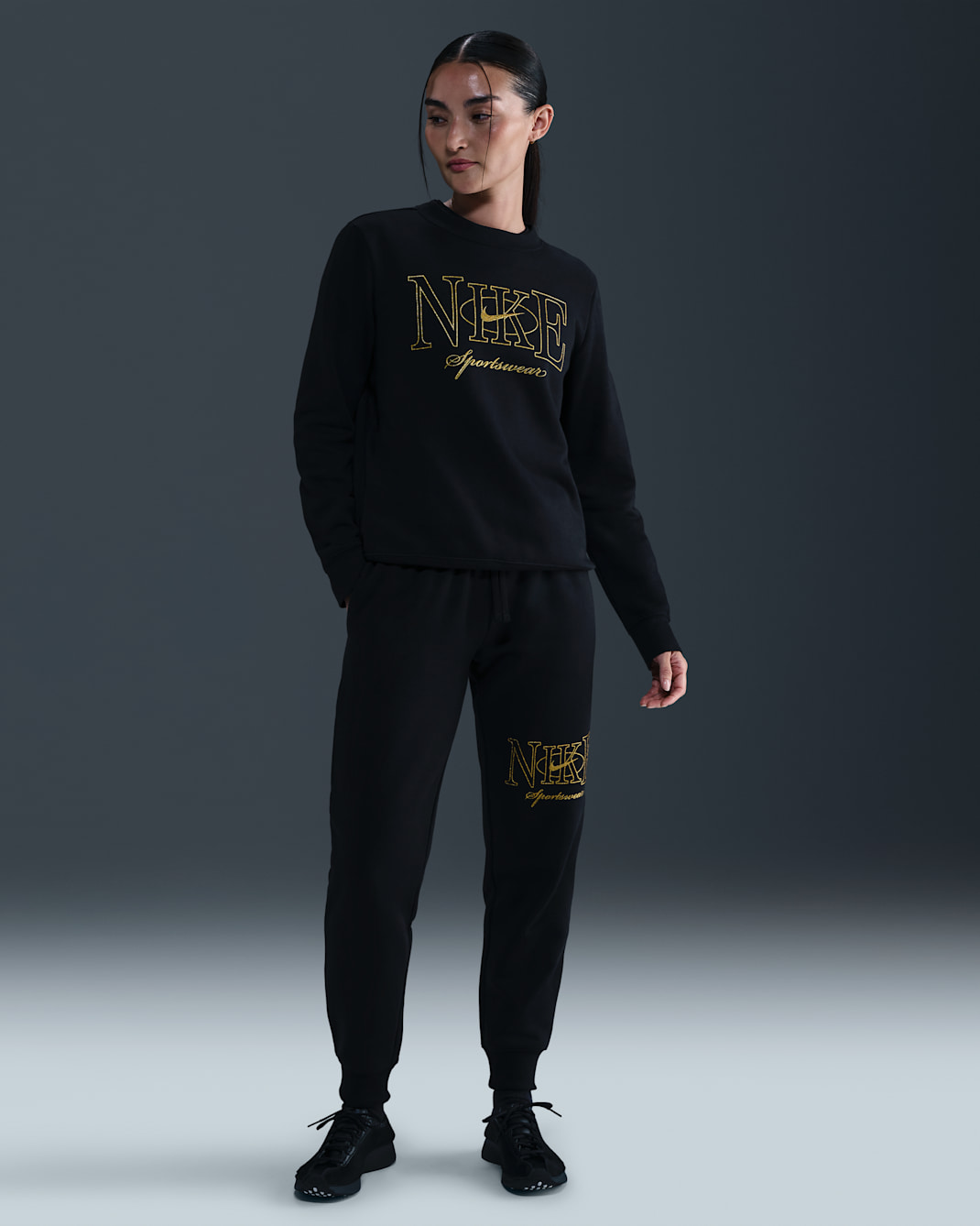 ナイキ スポーツウェア クラブ フリース ウィメンズ ミッドライズ ジョガーパンツ  - ブラック