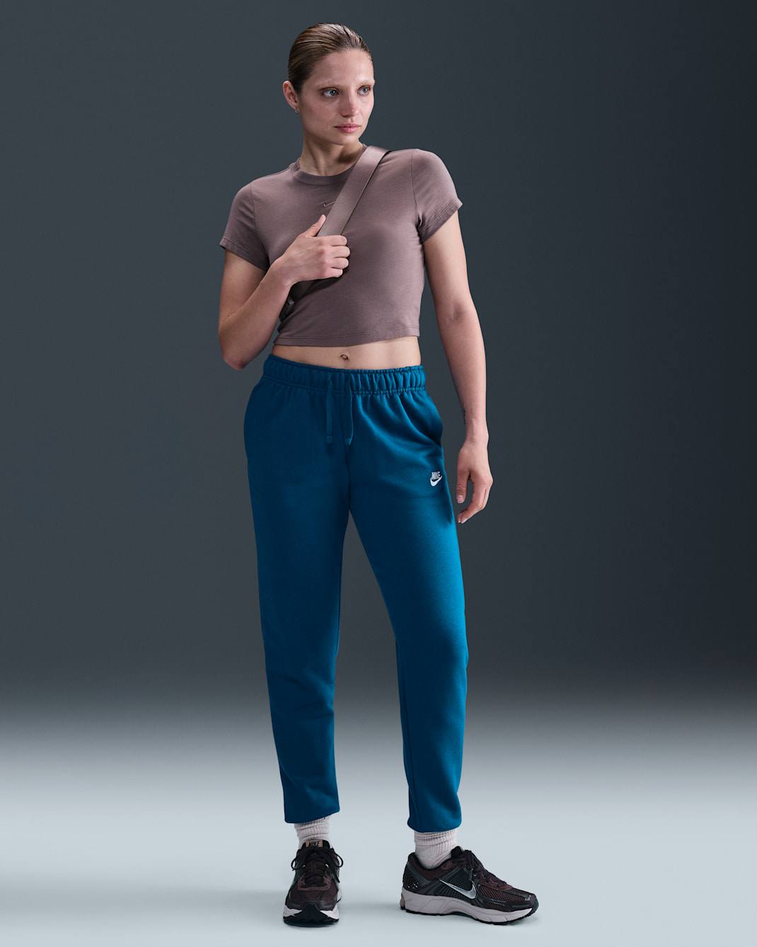 Nike Sportswear Club Fleece Women's Mid-Rise Joggers - Green Abyss/White