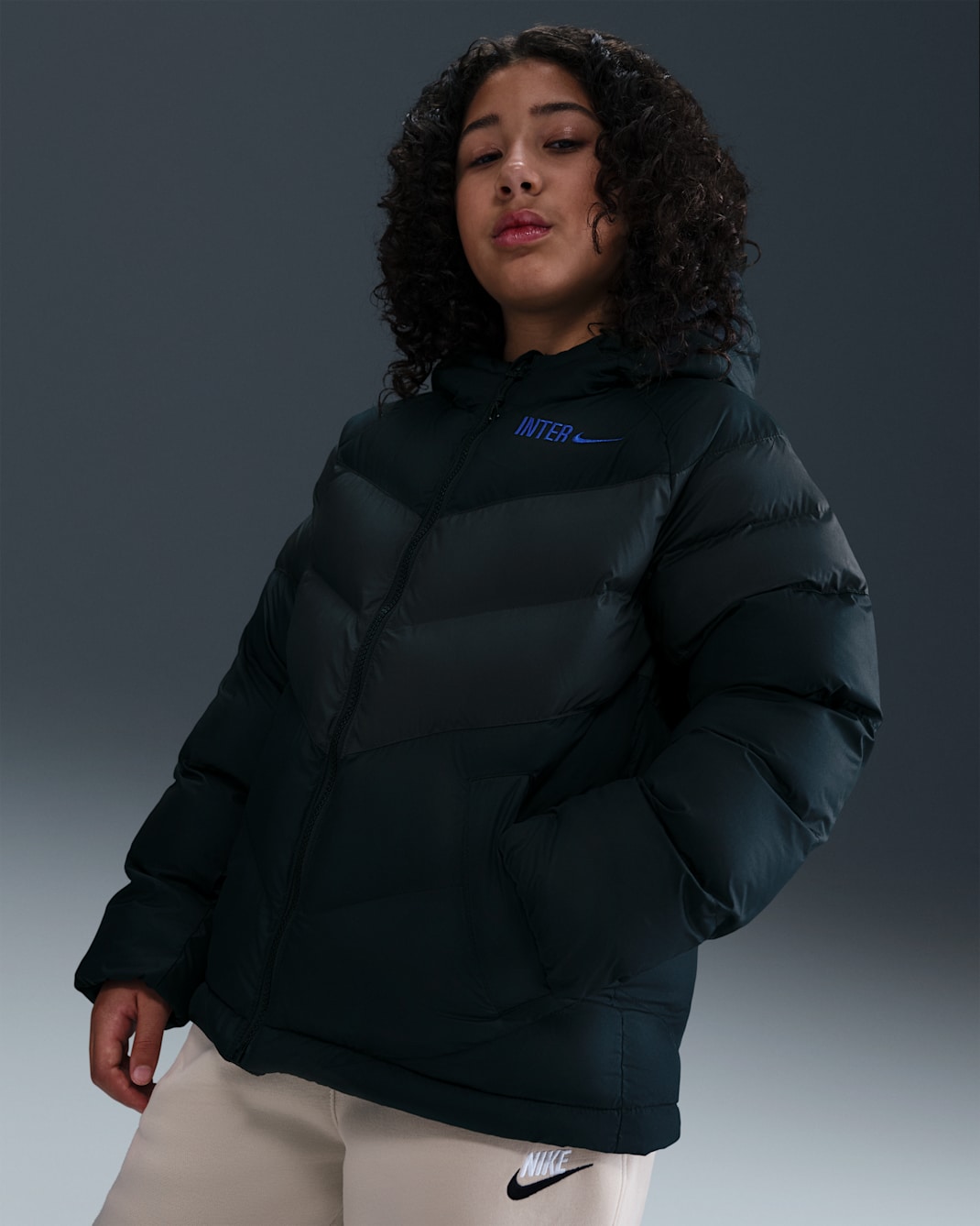 Inter Milan Older Kids' Nike Football Synthetic Fill Hooded Jacket - Black/Anthracite/Lyon Blue