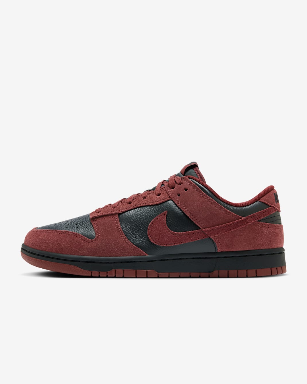 Tenis para hombre Nike Dunk Low Retro SE Leather/Suede - Negro/Rojo team oscuro