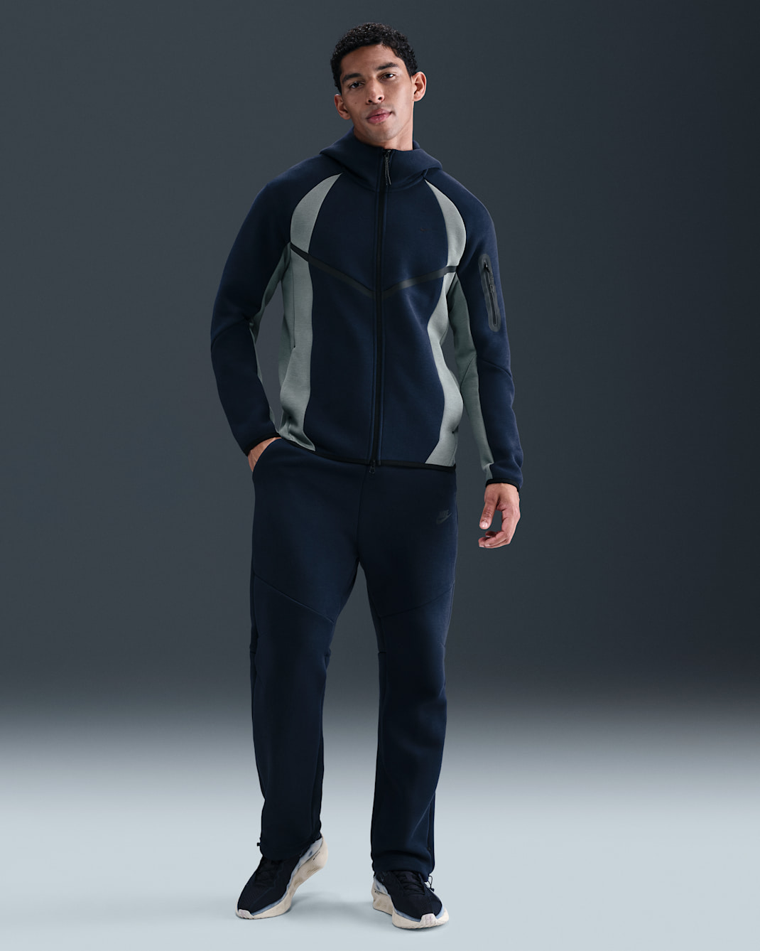 Pants de tejido Fleece con dobladillo abierto para hombre Nike Tech - Obsidiana/Negro