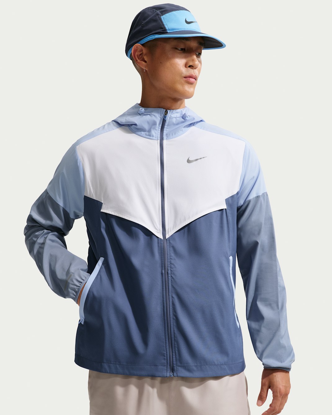 Nike Impossibly Light Windrunner hardloopjack voor heren - Wit/Diffused Blue