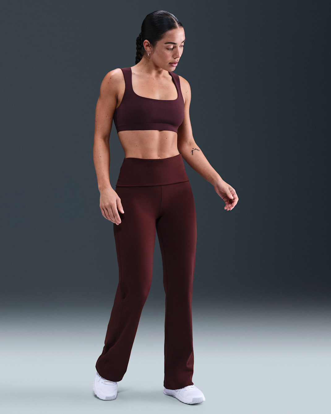 Nike One Dri-FIT brettbar bukse med høyt liv til dame - Burgundy Crush/Hvit