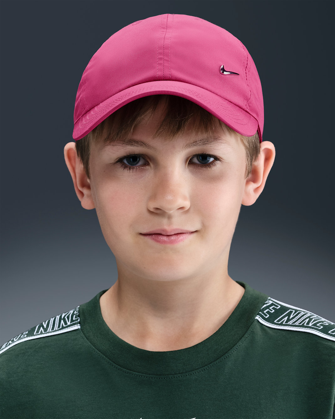 Cappello destrutturato con Swoosh in metallo Nike Dri-FIT Club – Bambini - Sweet Beet/Argento metallizzato