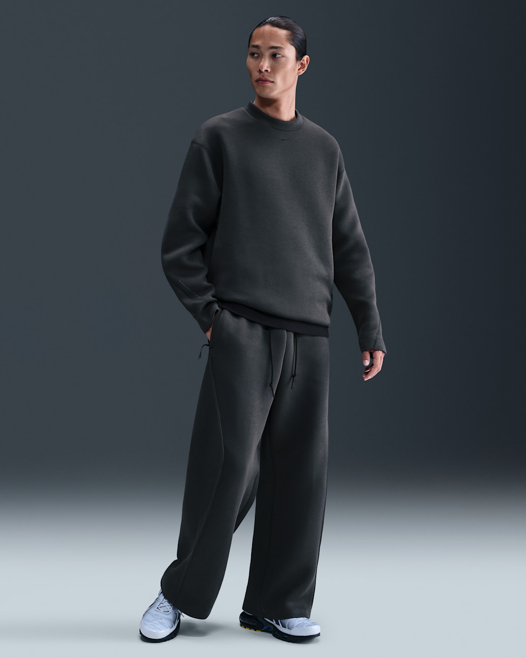 Nike Tech 男款 Fleece 寬鬆剪裁開放式褲腳長褲 - Anthracite/黑色