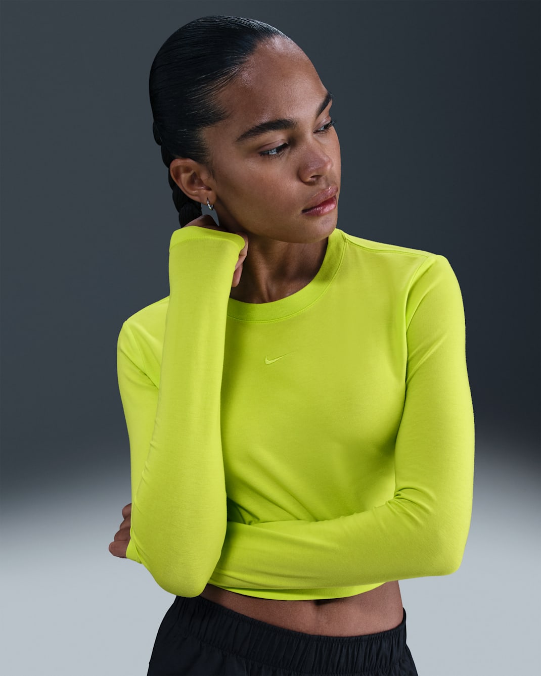 Playera de manga larga slim cropped para mujer Nike Sportswear Chill Knit - Cíber