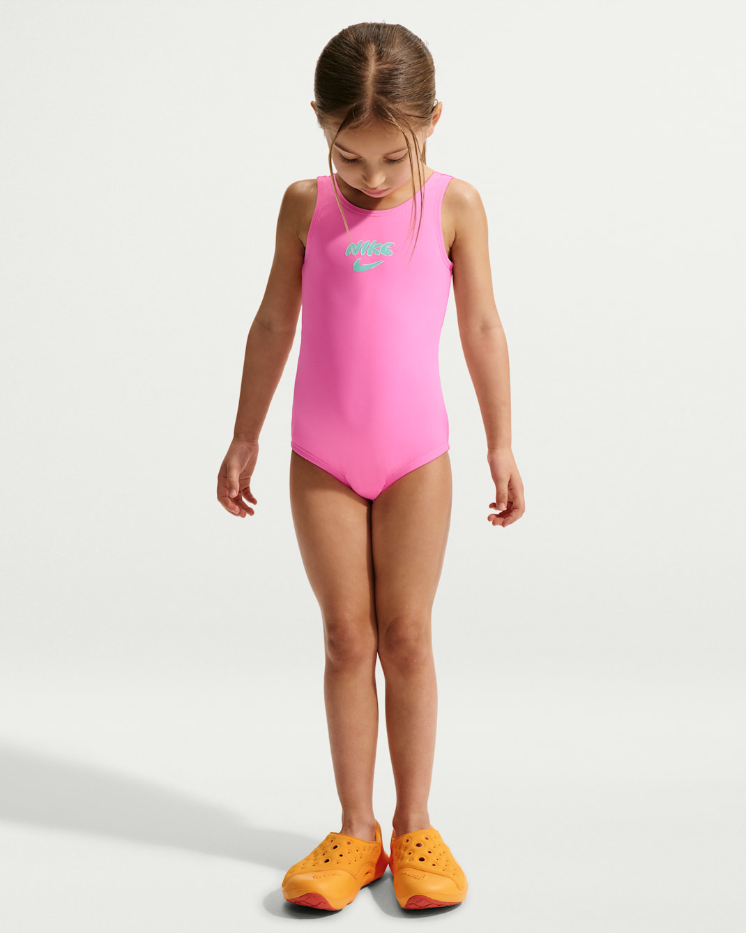 Traje de baño de una pieza con diseño de espalda en U para niña talla pequeña Nike Swim - Rosa resplandor/Turquesa desteñido