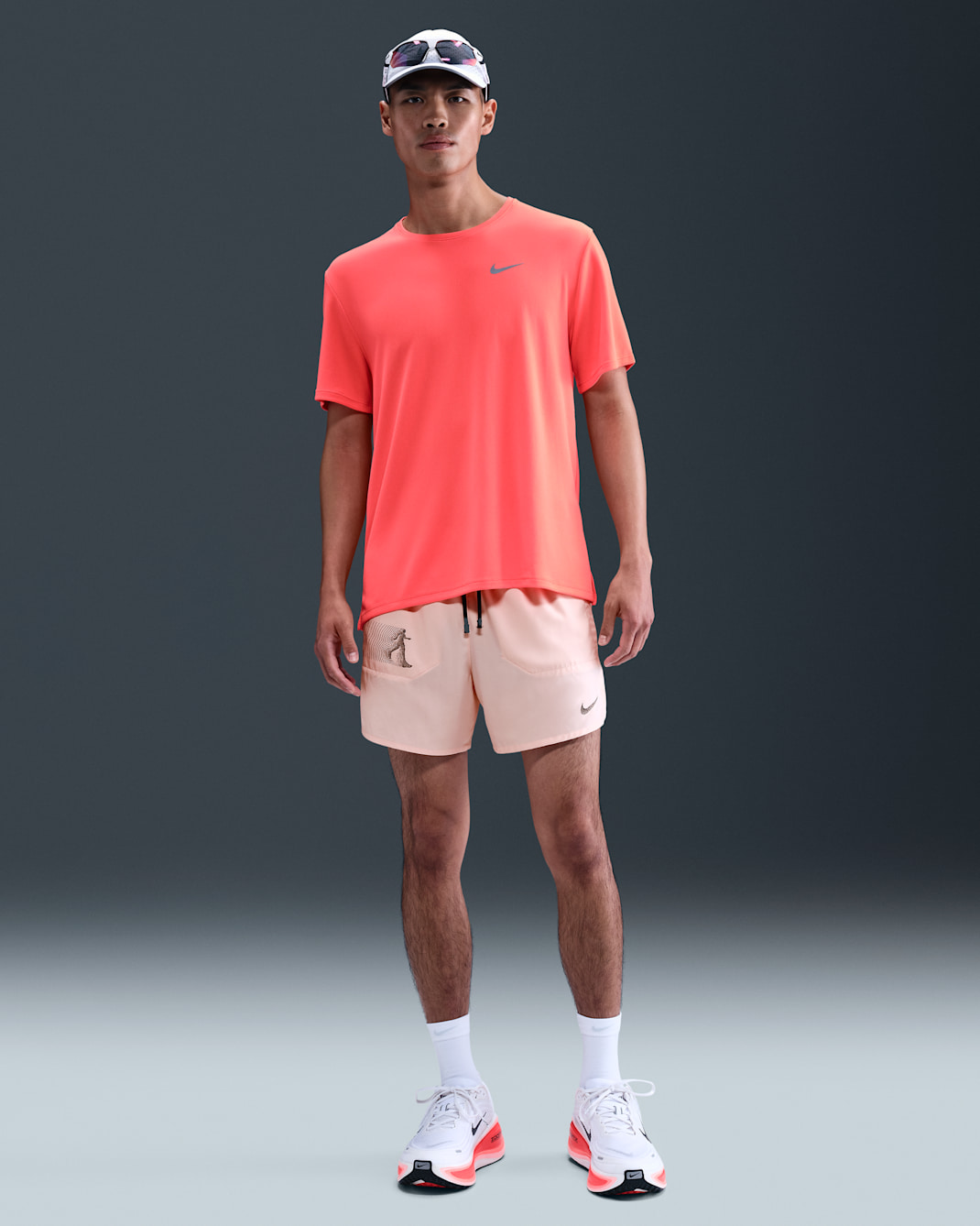Nike Stride Men's Dri-FIT 13cm (approx.) Brief-Lined Running Shorts - Washed Coral