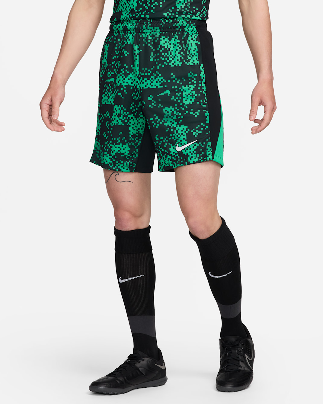 Nike Academy Pro Men's Dri-FIT Football Shorts - Stadium Green/Black/Stadium Green/White