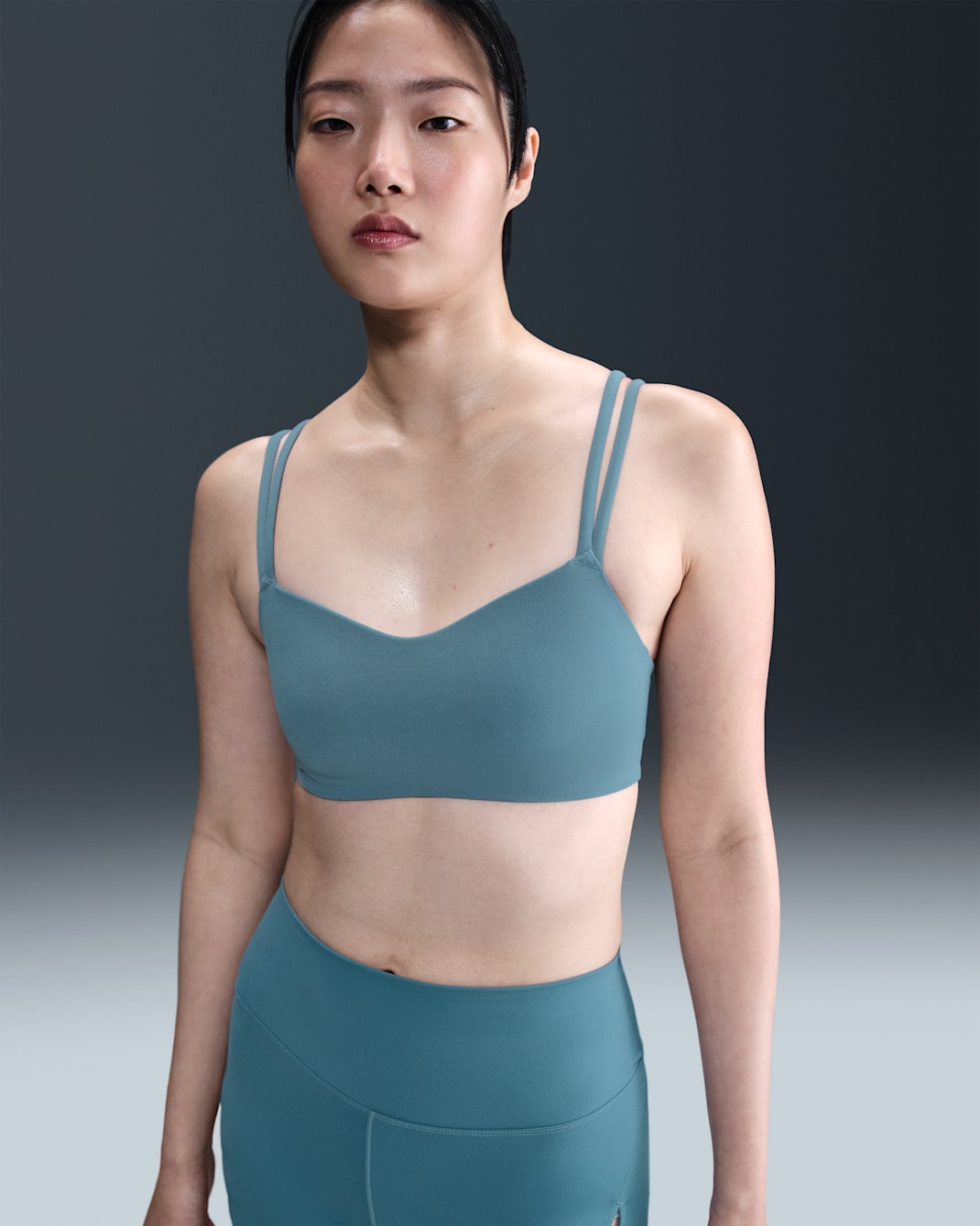 สปอร์ตบราผู้หญิงซัพพอร์ตบางเบาเสริมฟองน้ำ Nike Zenvy Strappy - Smokey Blue/ขาว