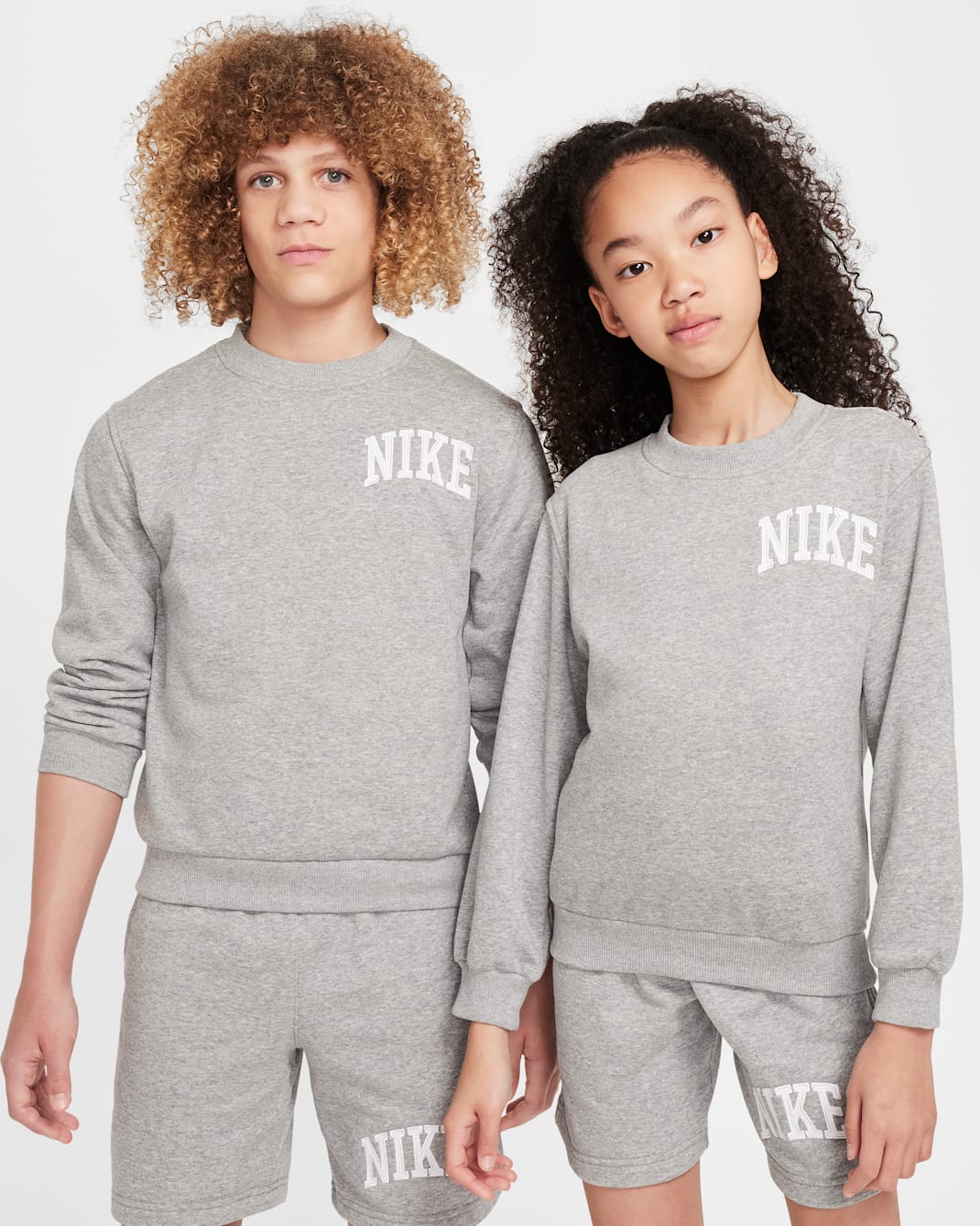 Nike Sportswear Club Older Kids' French Terry Crew-Neck Sweatshirt - Dark Grey Heather/White